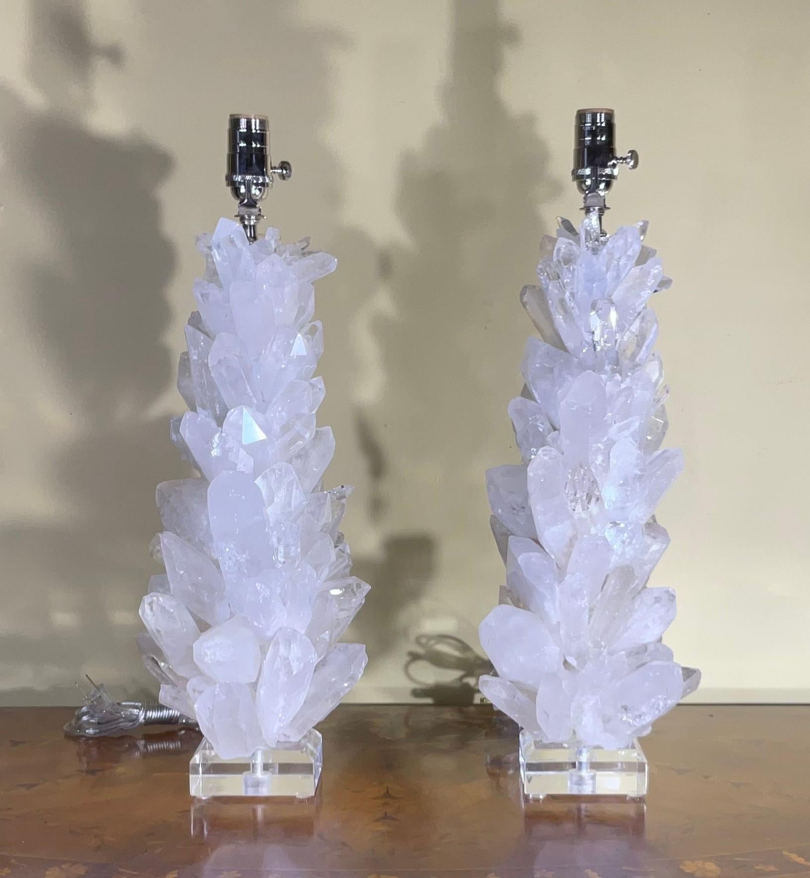 Pair of White Quartz Crystal Table Lamps by Joseph Malekan In Good Condition For Sale In Delray Beach, FL