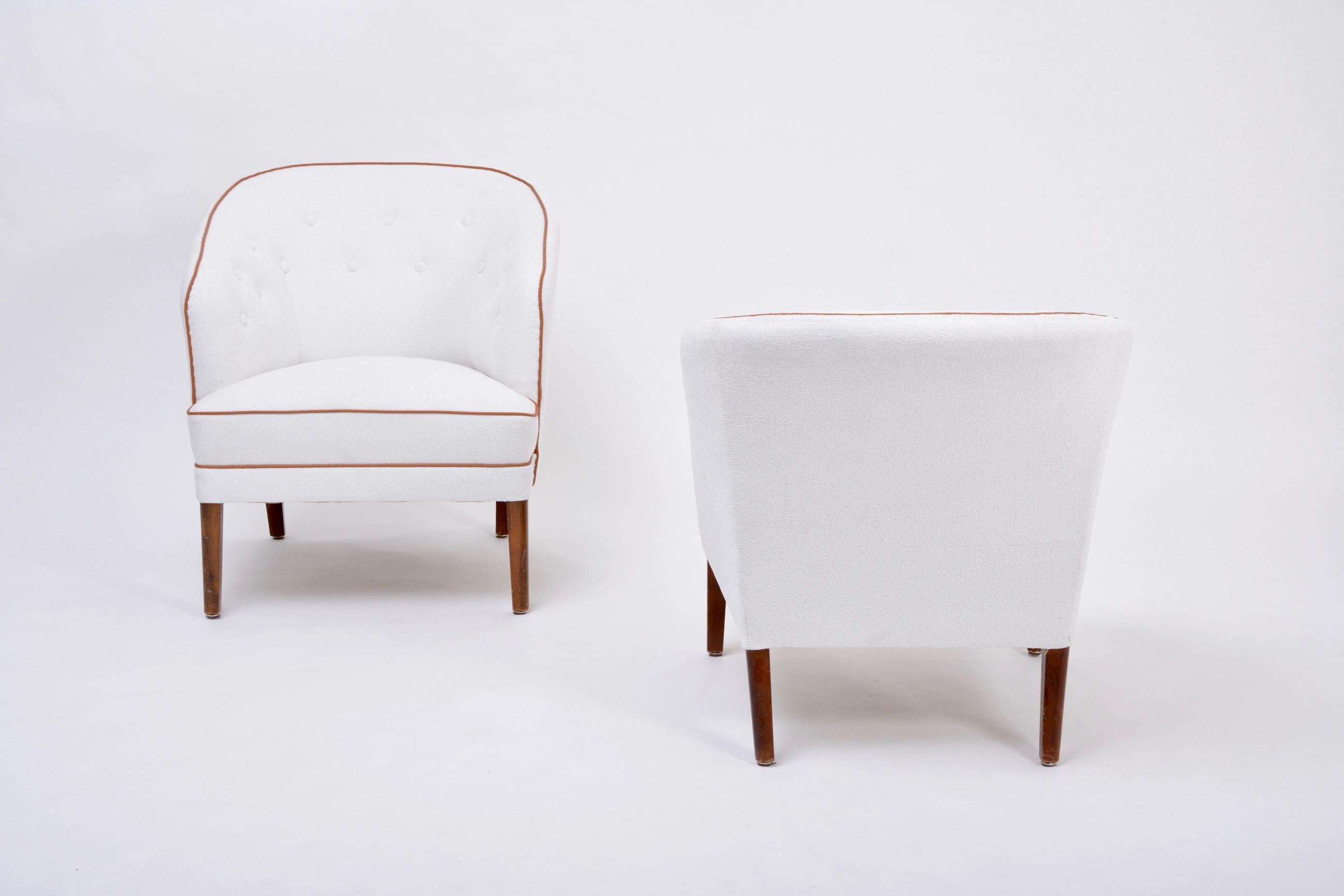 20th Century Pair of White Reupholstered Danish Mid-Century Armchairs by Ludvig Pontoppidan For Sale