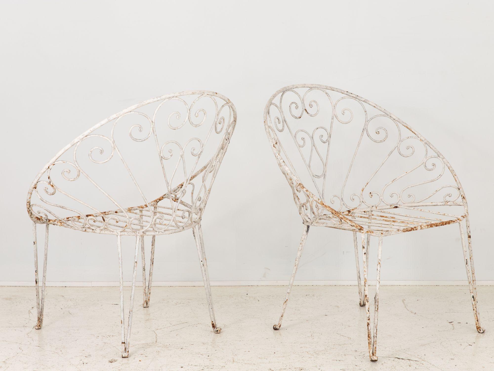 French Pair of White Round Garden or Bistro Chairs, 1970s For Sale