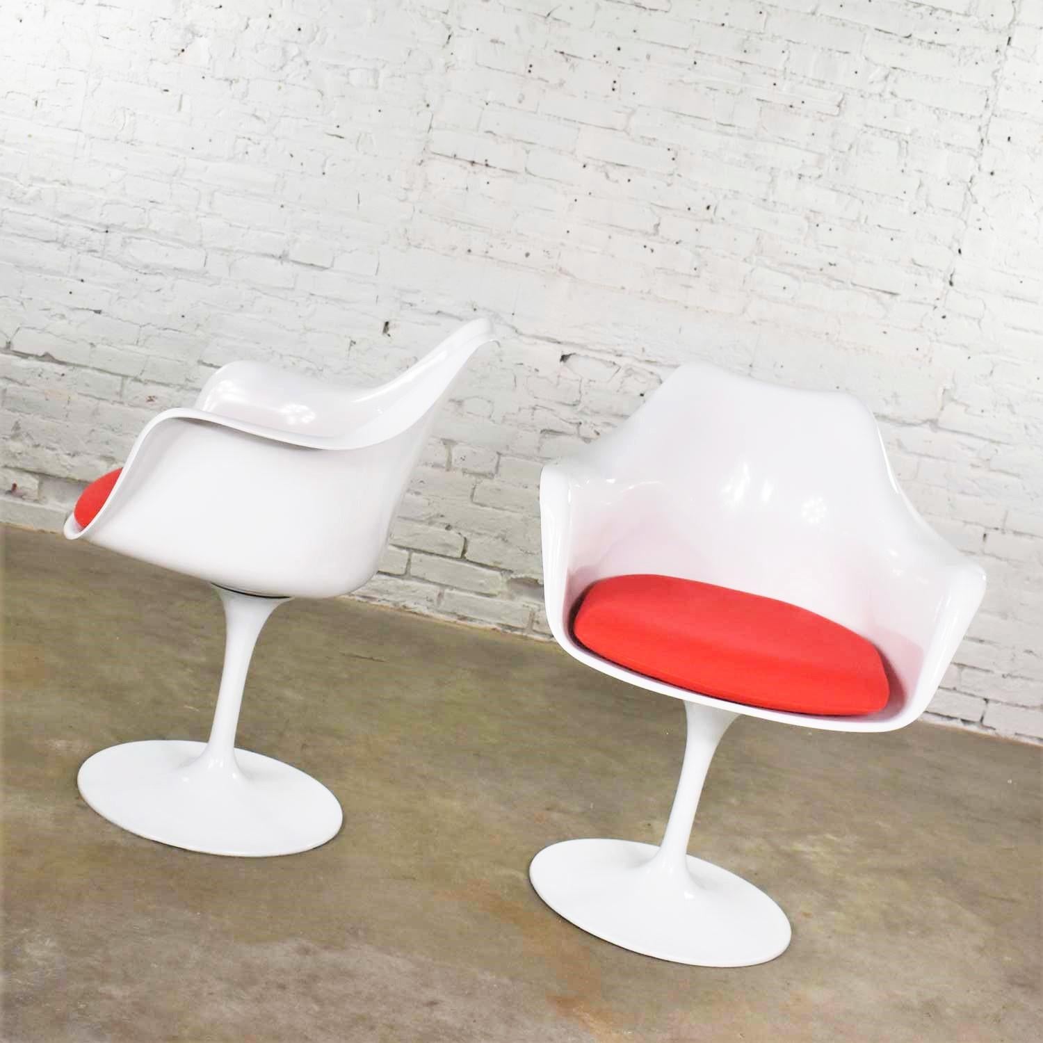 Aluminum Pair of White Saarinen Style Tulip Swivel Chairs with Red Cushions