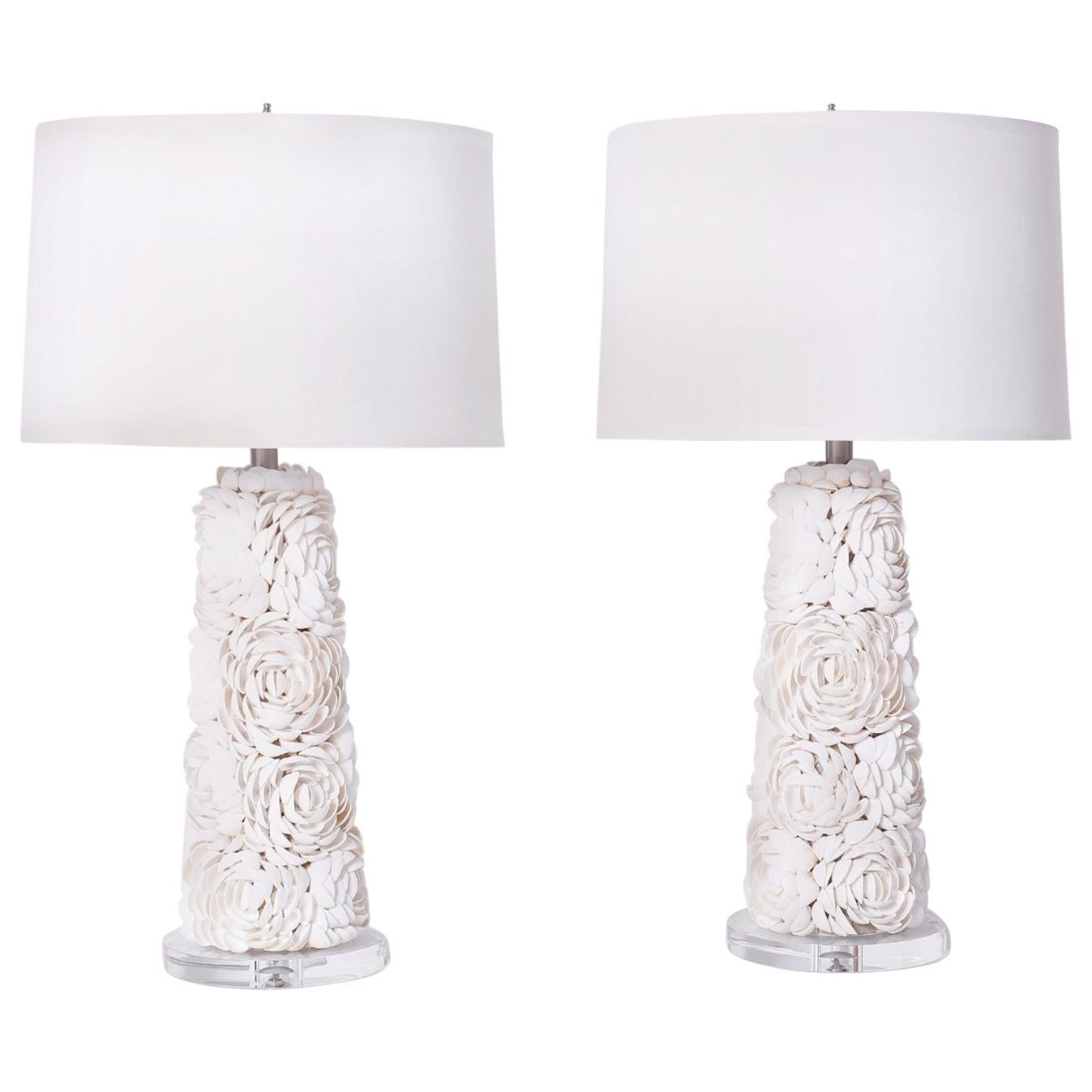 Pair of white lamps with weave design For Sale at 1stDibs