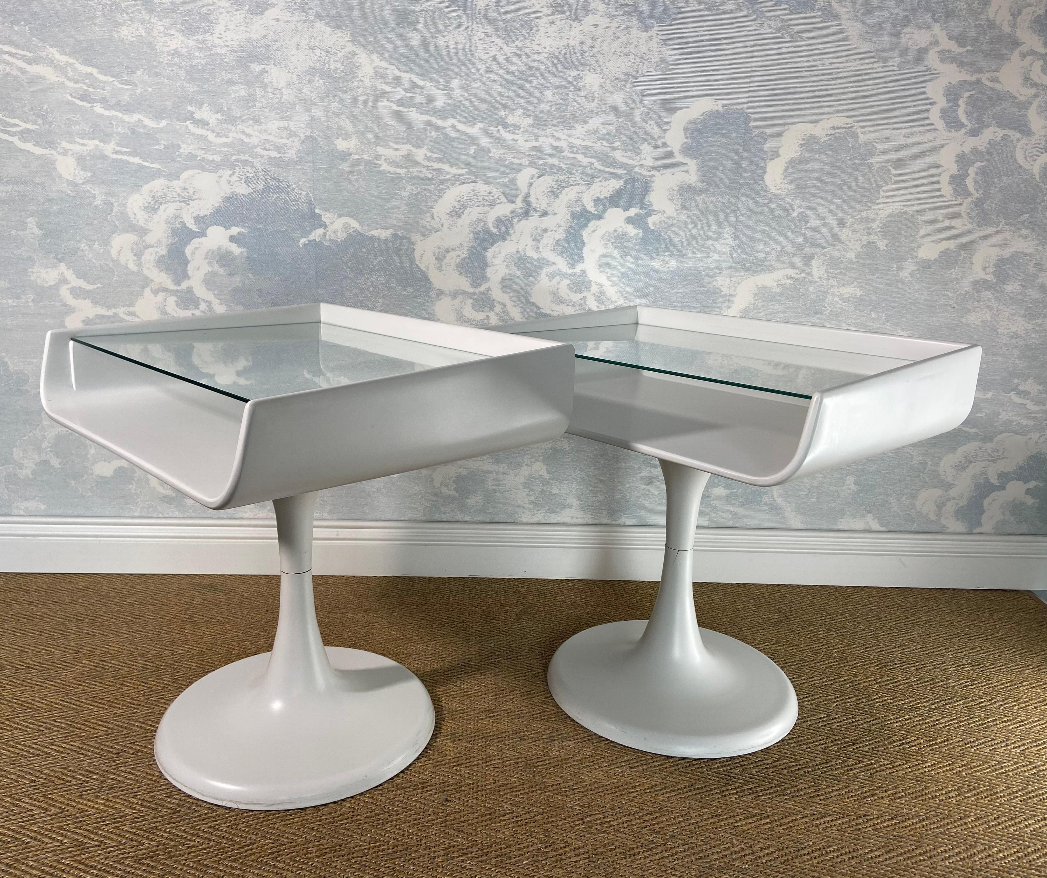 Finnish Pair of White Space Age Side Tables / Nightstands with Tulip Foot 1960's, ISKU