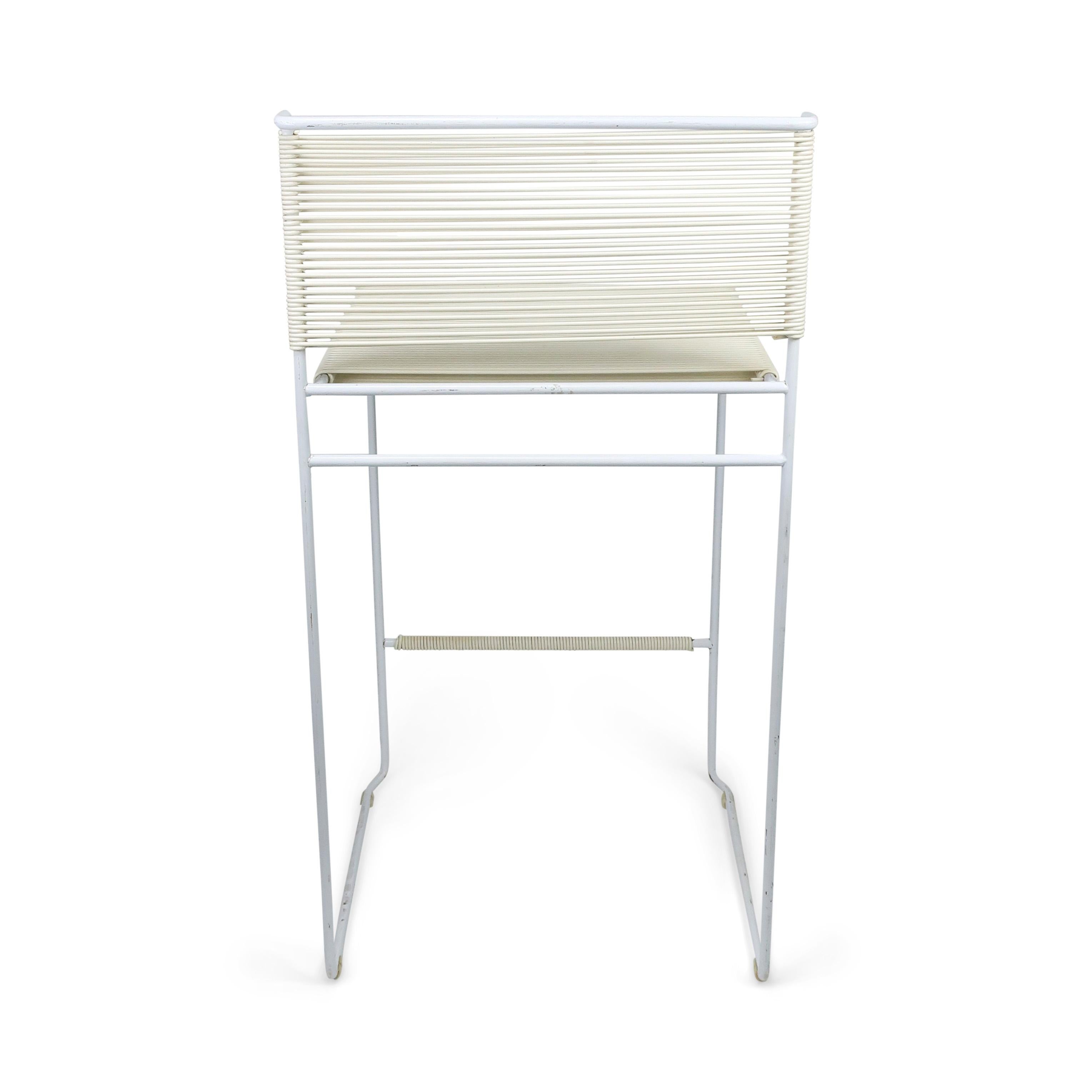 20th Century Pair of White Spaghetti Bar Stools For Sale