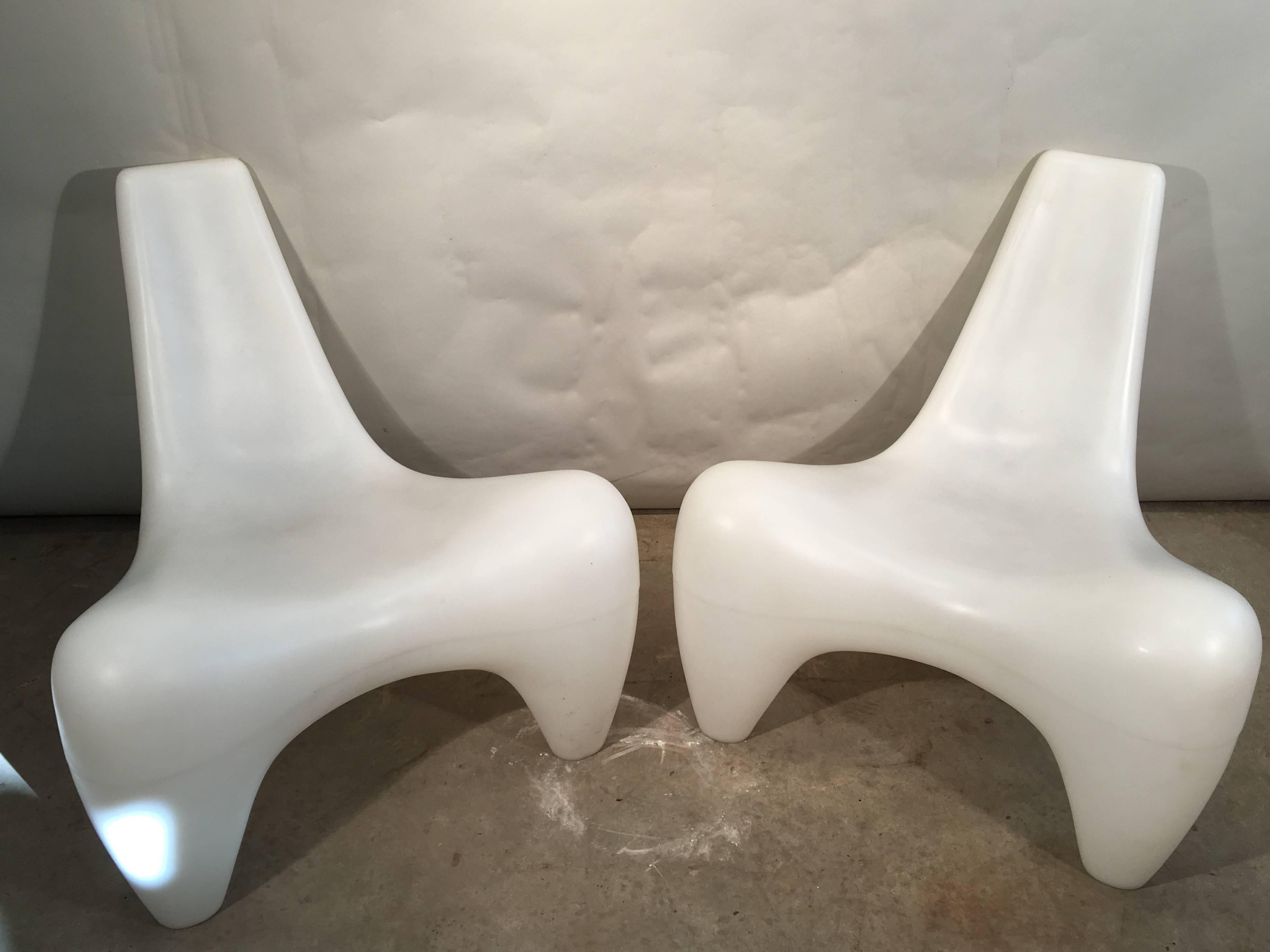 Not our usual fare, but we were completely entranced by the sculptural form, function and interior lighting capability of these chairs. Cast in a single piece from polypropylene, and originally designed by Douglas Mont in 2000 for Jetnet, who has