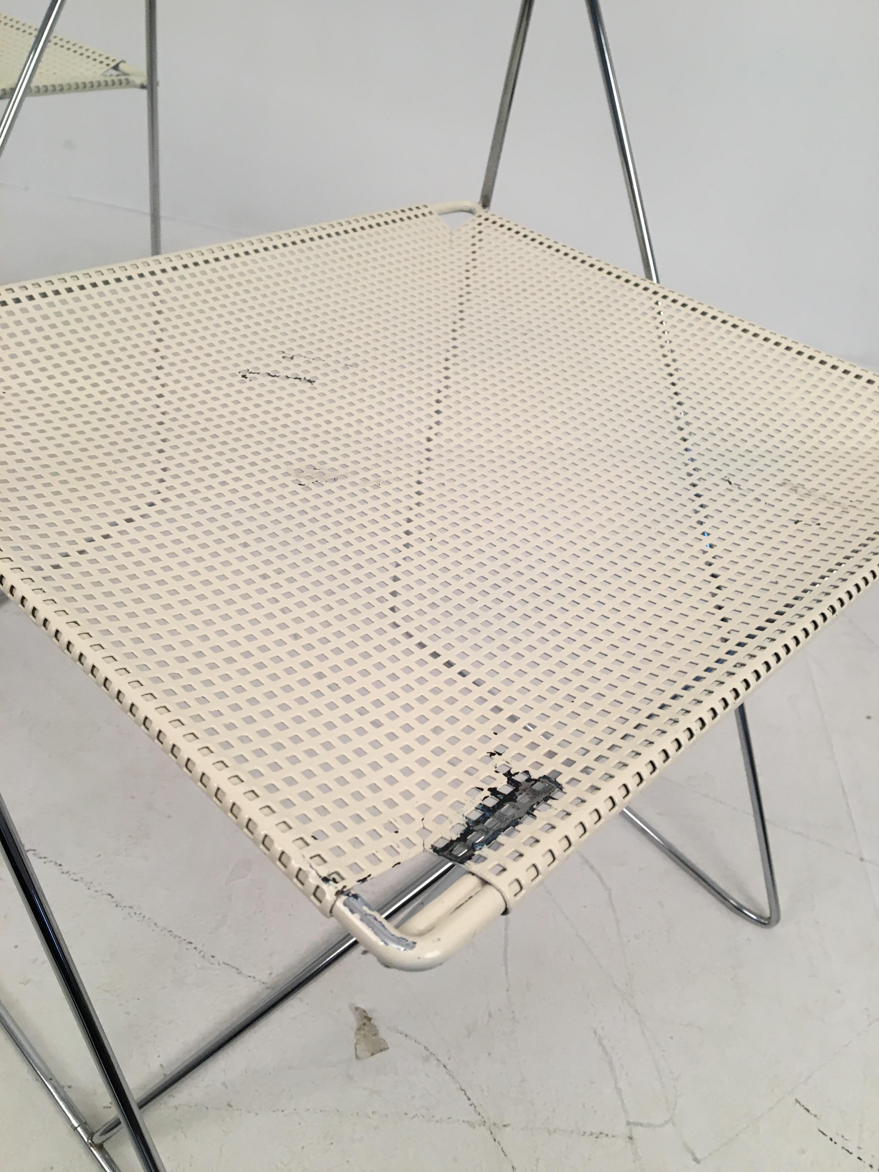 White Stacking X-Line Chairs by N. Jørgen Haugesen for Hybodan, Pair, circa 1970 For Sale 2