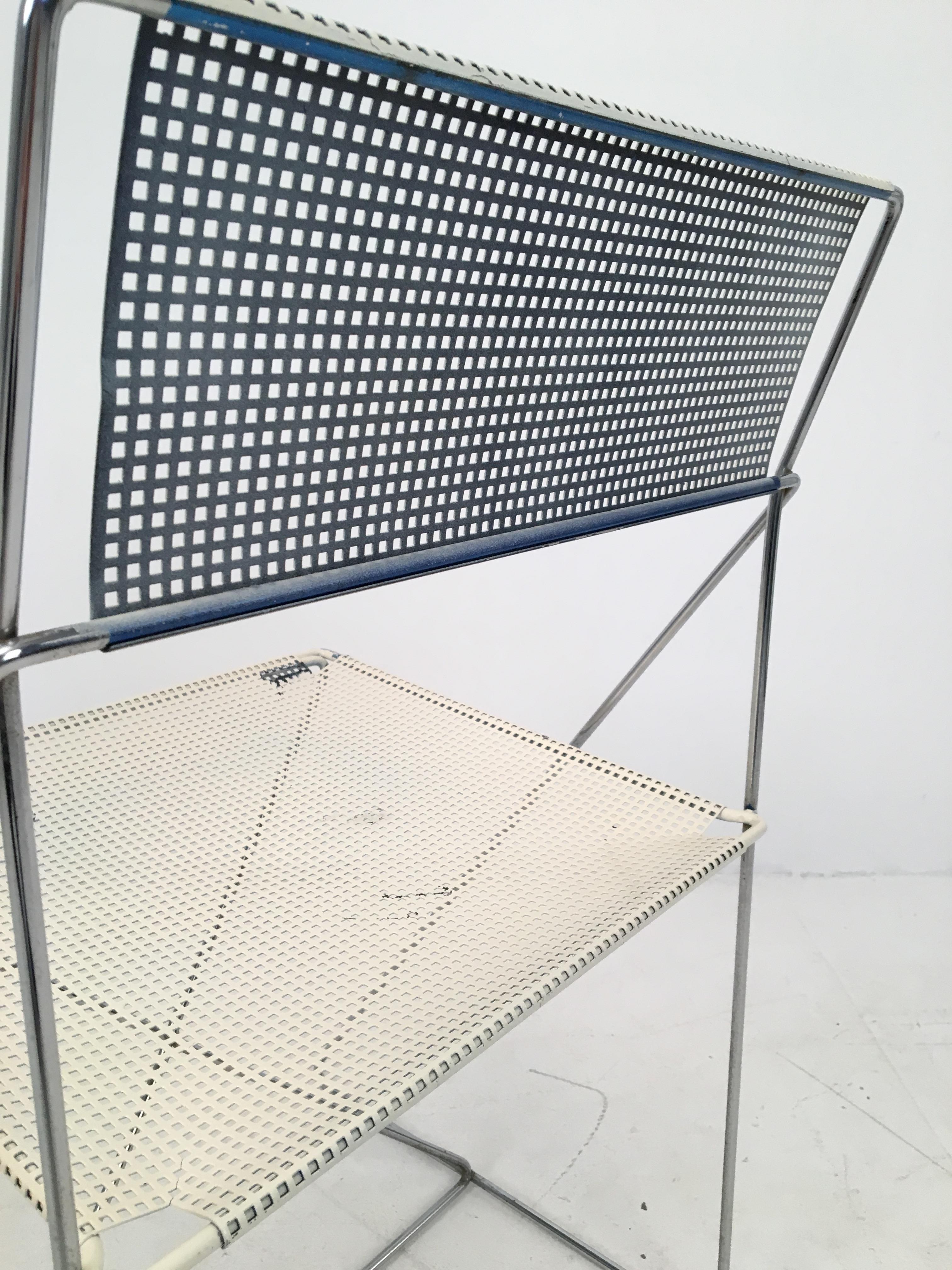 White Stacking X-Line Chairs by N. Jørgen Haugesen for Hybodan, Pair, circa 1970 For Sale 3