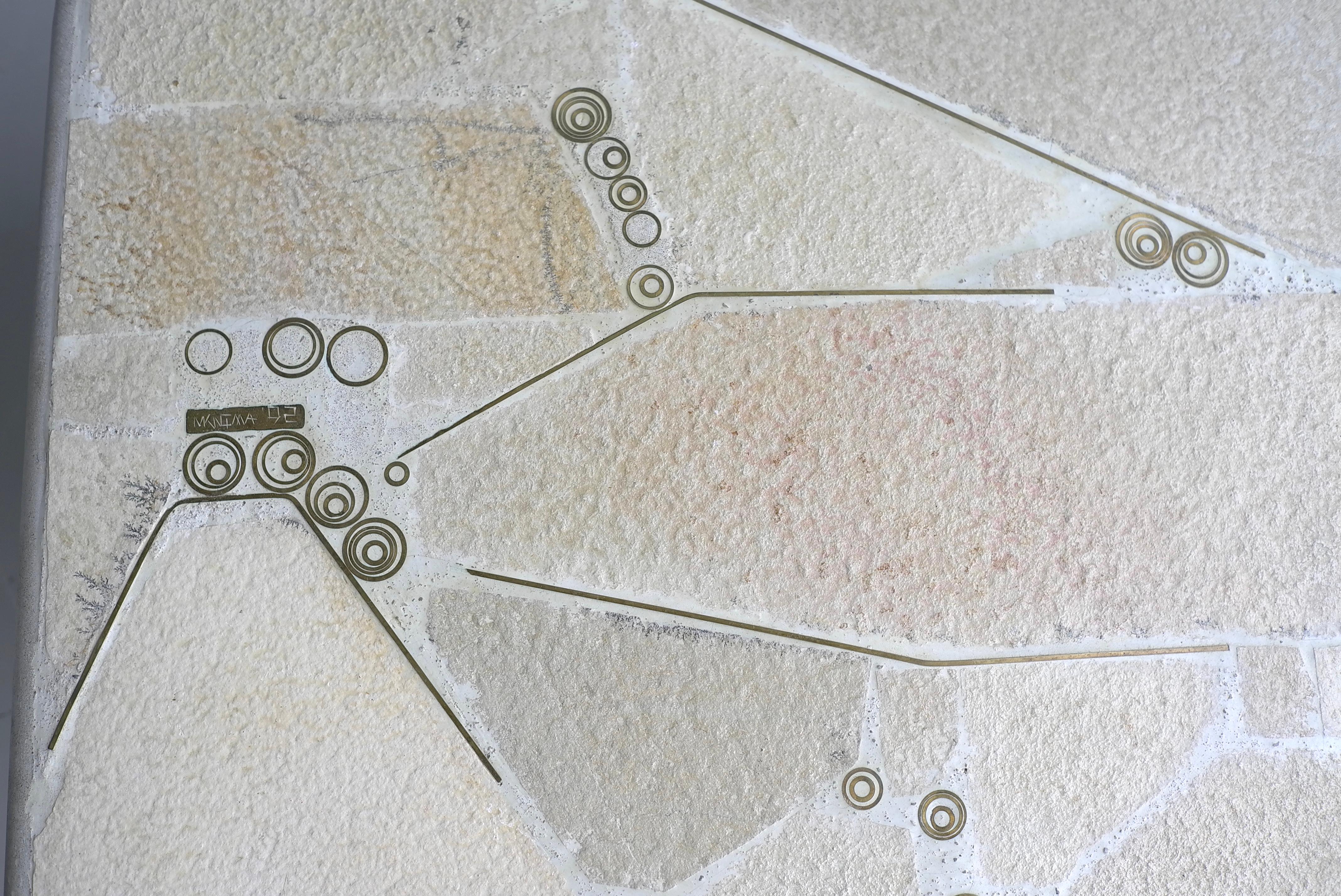 Mosaïque Paire de tables basses d'art en pierre et béton blanc par Marcus Kingma Milieu du siècle dernier en vente