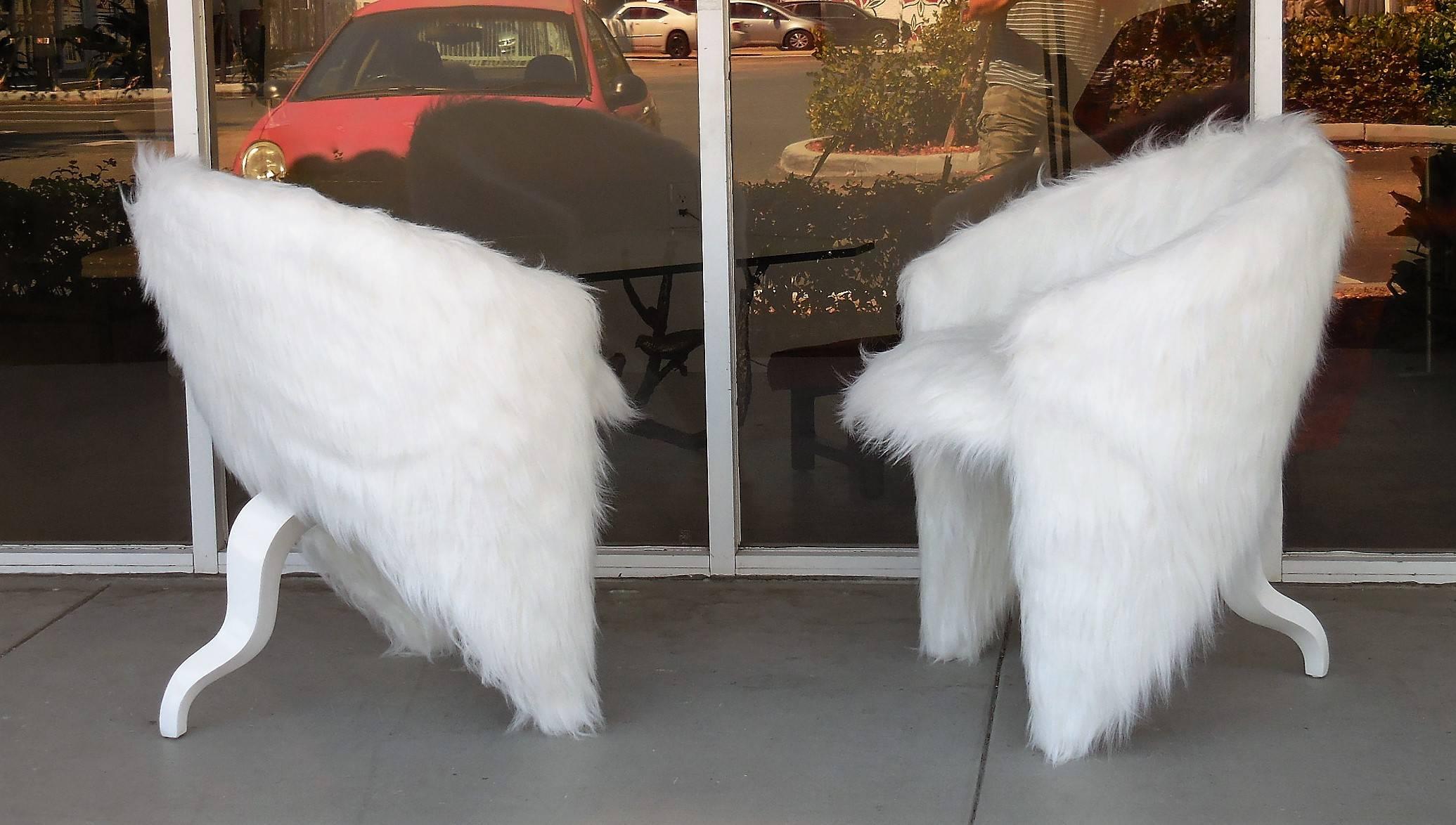 Pair of White Surreal Faux Fur Lounge Chairs In Excellent Condition In Miami, FL