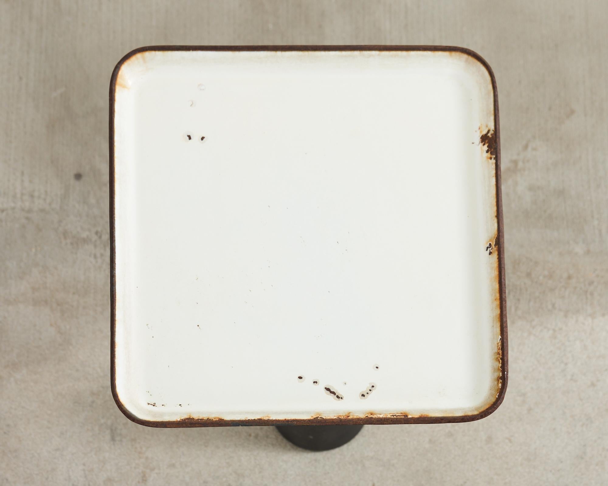Pareja de mesas blancas para bebidas Tom Dixon Spot en venta 7