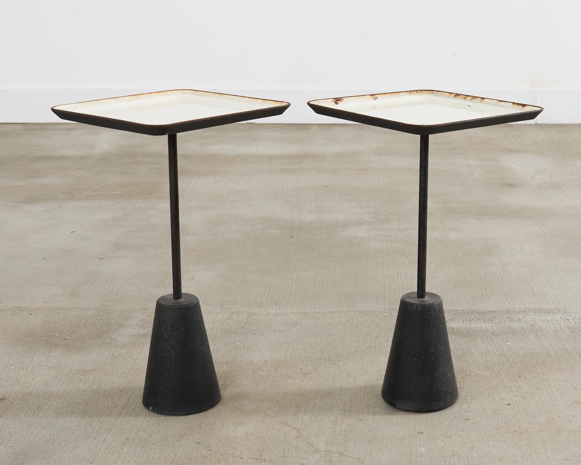 Pareja de mesas blancas para bebidas Tom Dixon Spot Siglo XXI y contemporáneo en venta