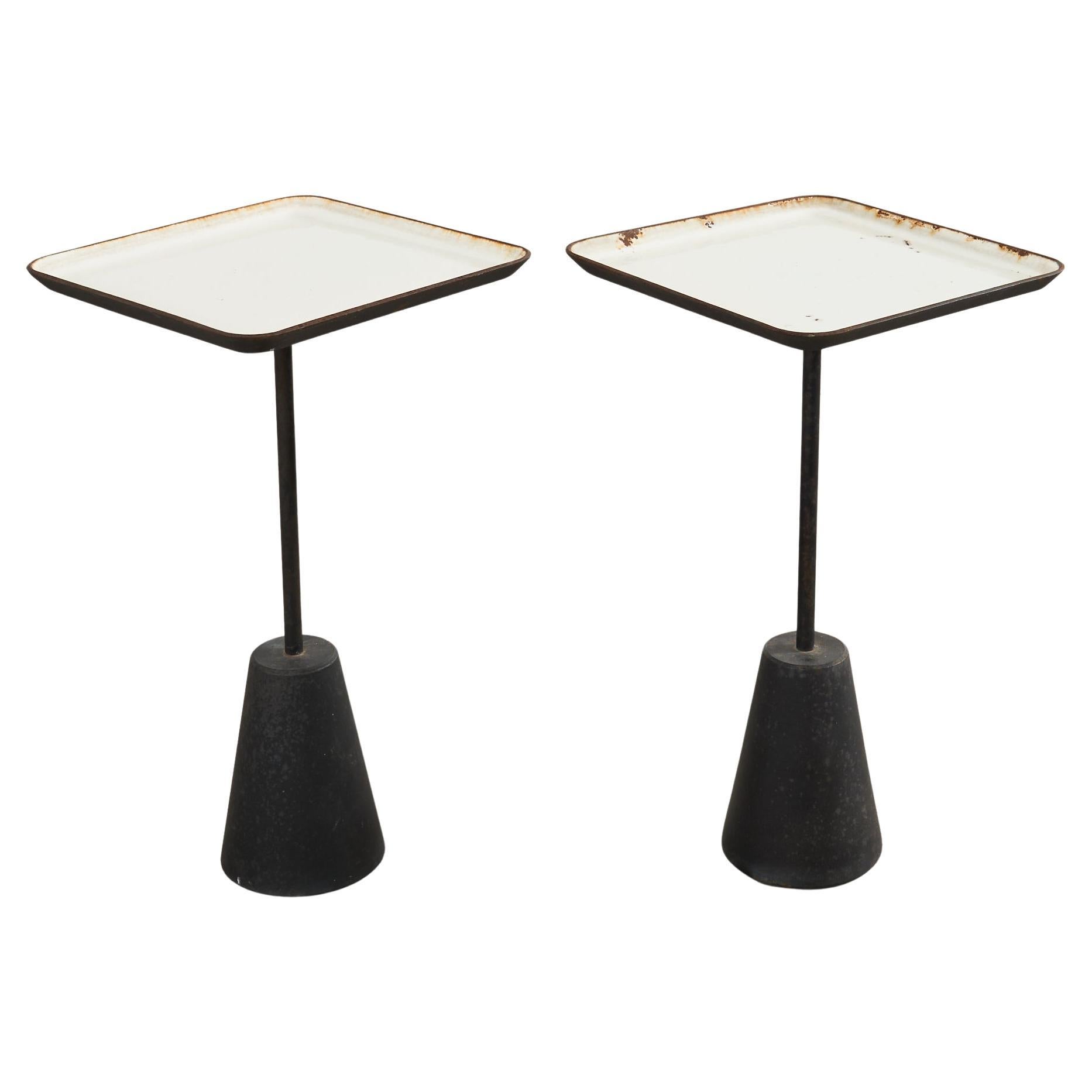 Pareja de mesas blancas para bebidas Tom Dixon Spot en venta