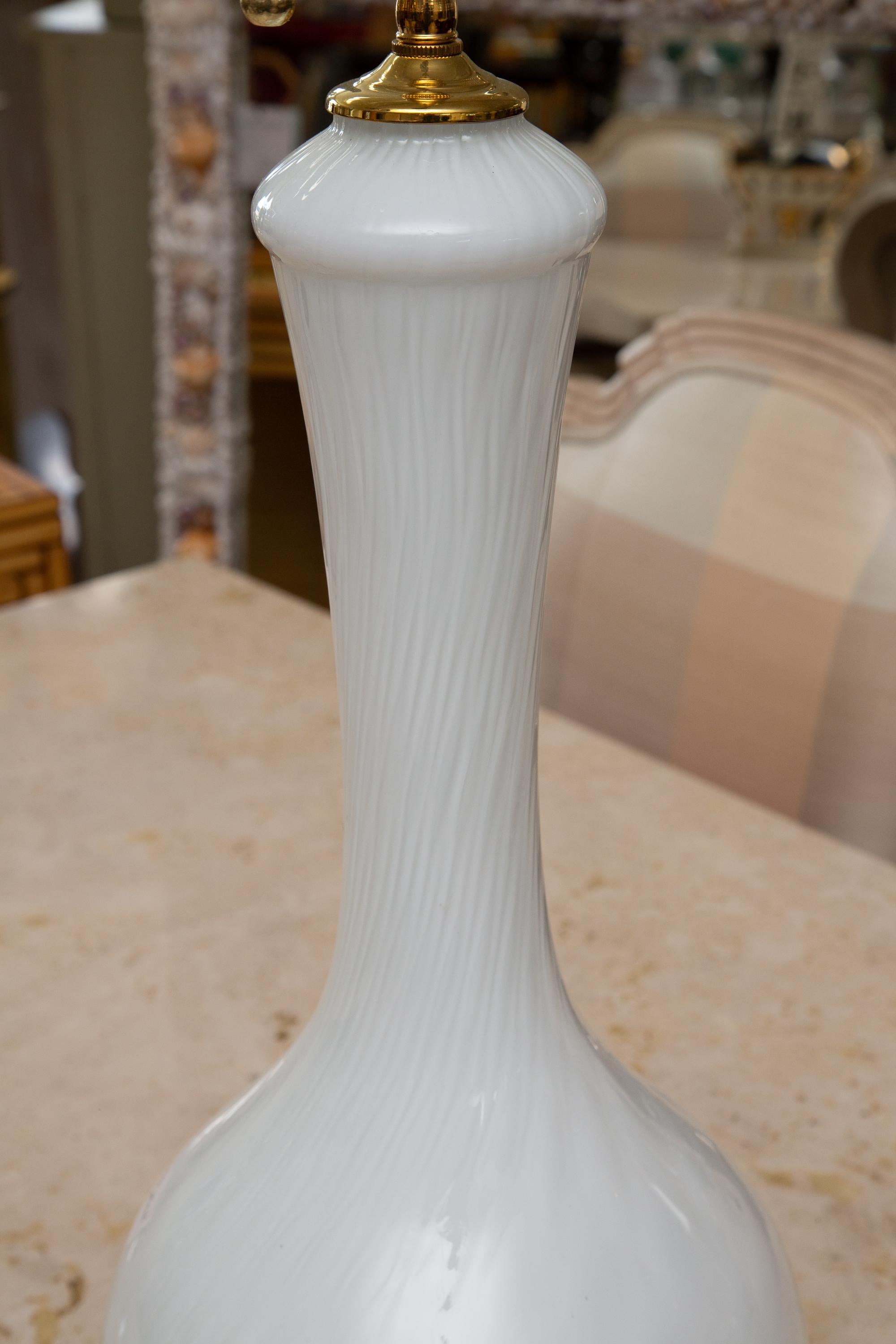 Pair of White Translucent Murano Lamps In Good Condition In WEST PALM BEACH, FL