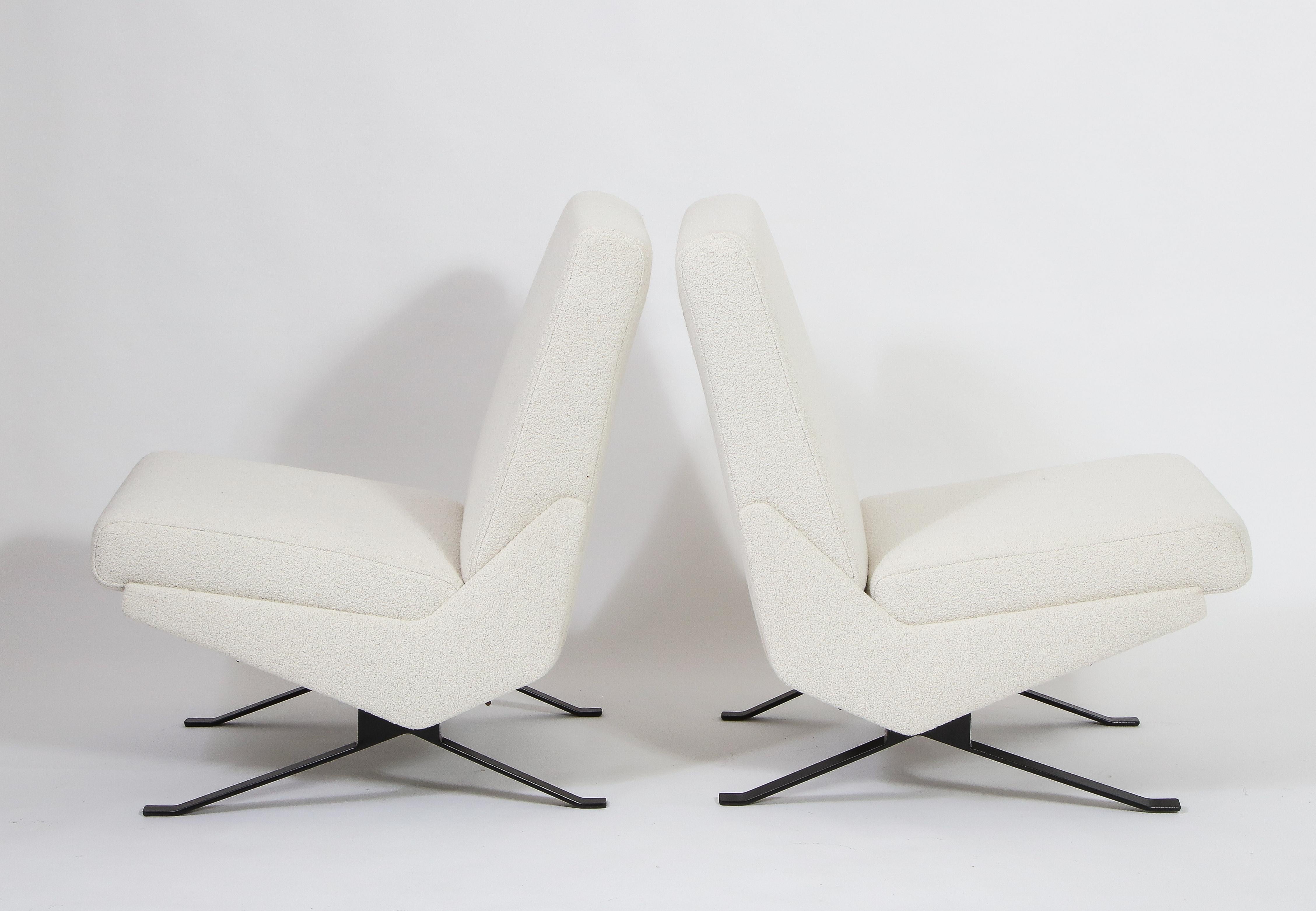 French Pair of White Troika Slipper Chairs by Pierre Guariche for Airborne, France 1960