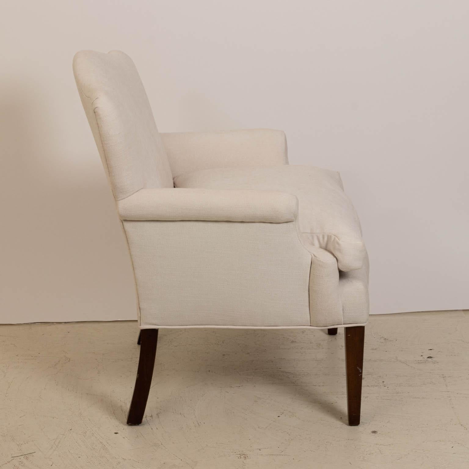Pair of White Upholstered Armchairs In Good Condition In Stamford, CT