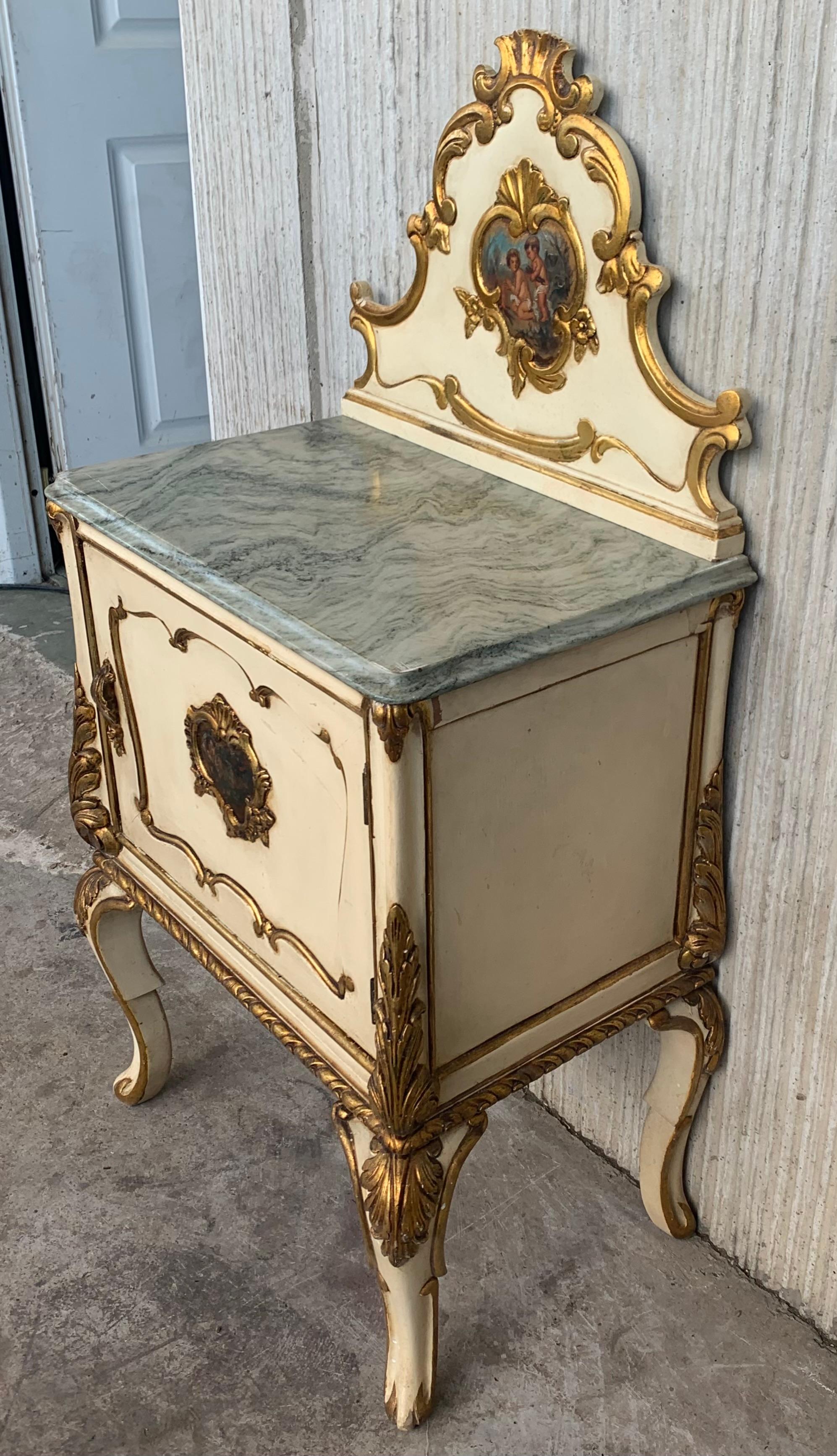 Neoclassical Pair of White Venetian Nightstands with Marble Top and Crest Handpainted Motifs For Sale