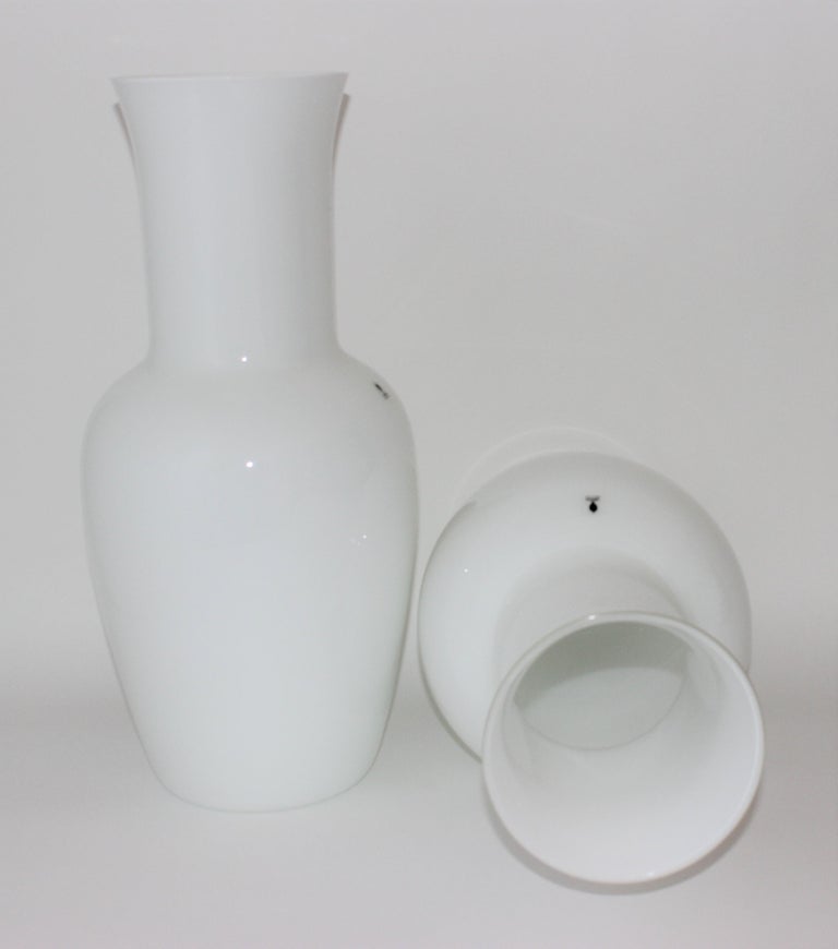 Pair of White Venini Murano Glass Vases For Sale 1