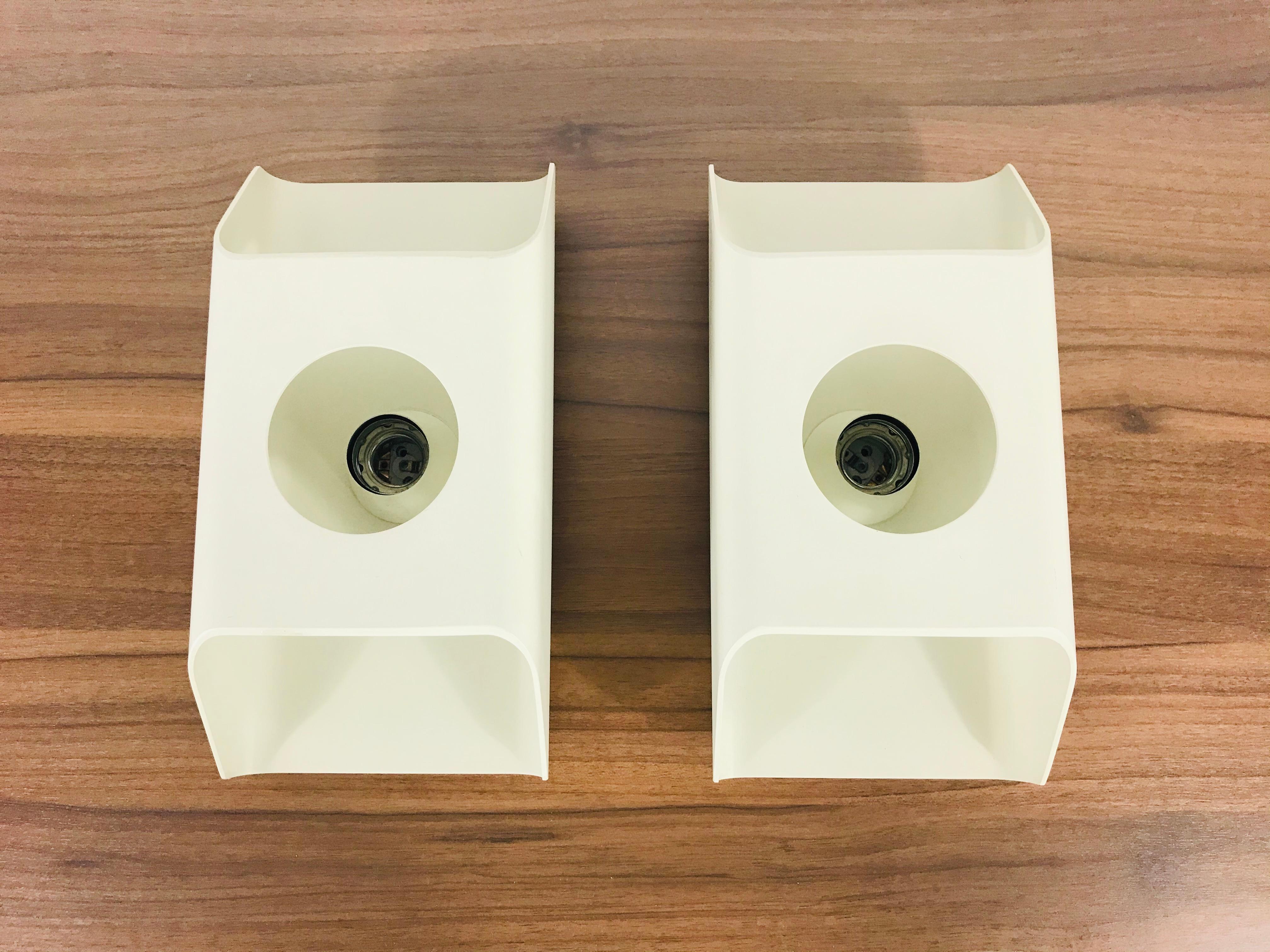 Pair of White Wall Lamps by Klaus Hempel for Kaiser Leuchten, 1970s  In Good Condition In Hagenbach, DE