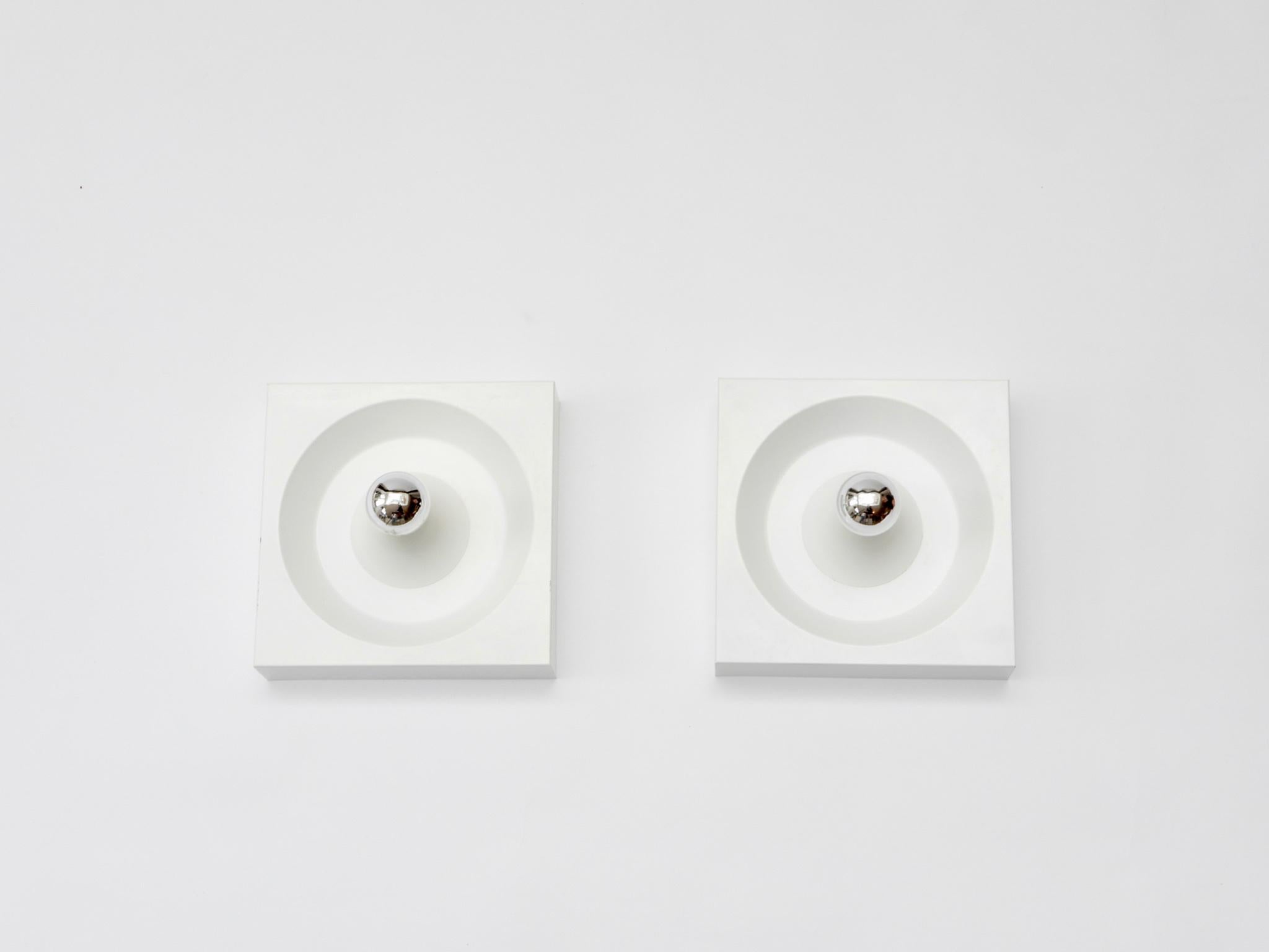 Appliques carrées en métal blanc de Klaus Hempel pour Kaiser Leuchten, 1970.