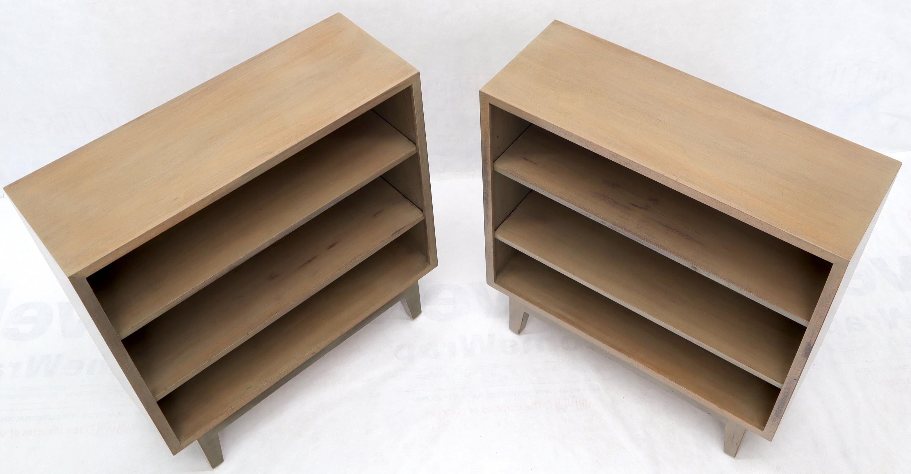 Mid-Century Modern Pair of White Wash Finish Solid Mahogany Bookcases Cabinets For Sale