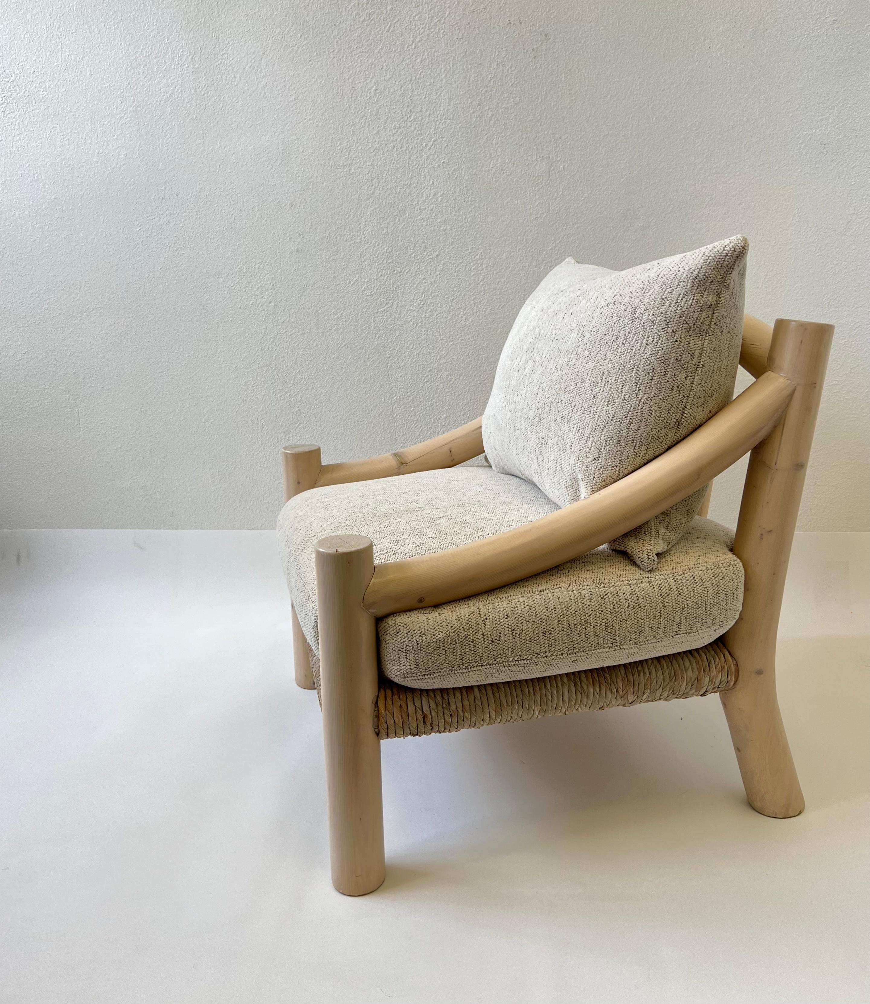 Paire de fauteuils de salon blanchis à la chaise par Michael Taylor en vente 3