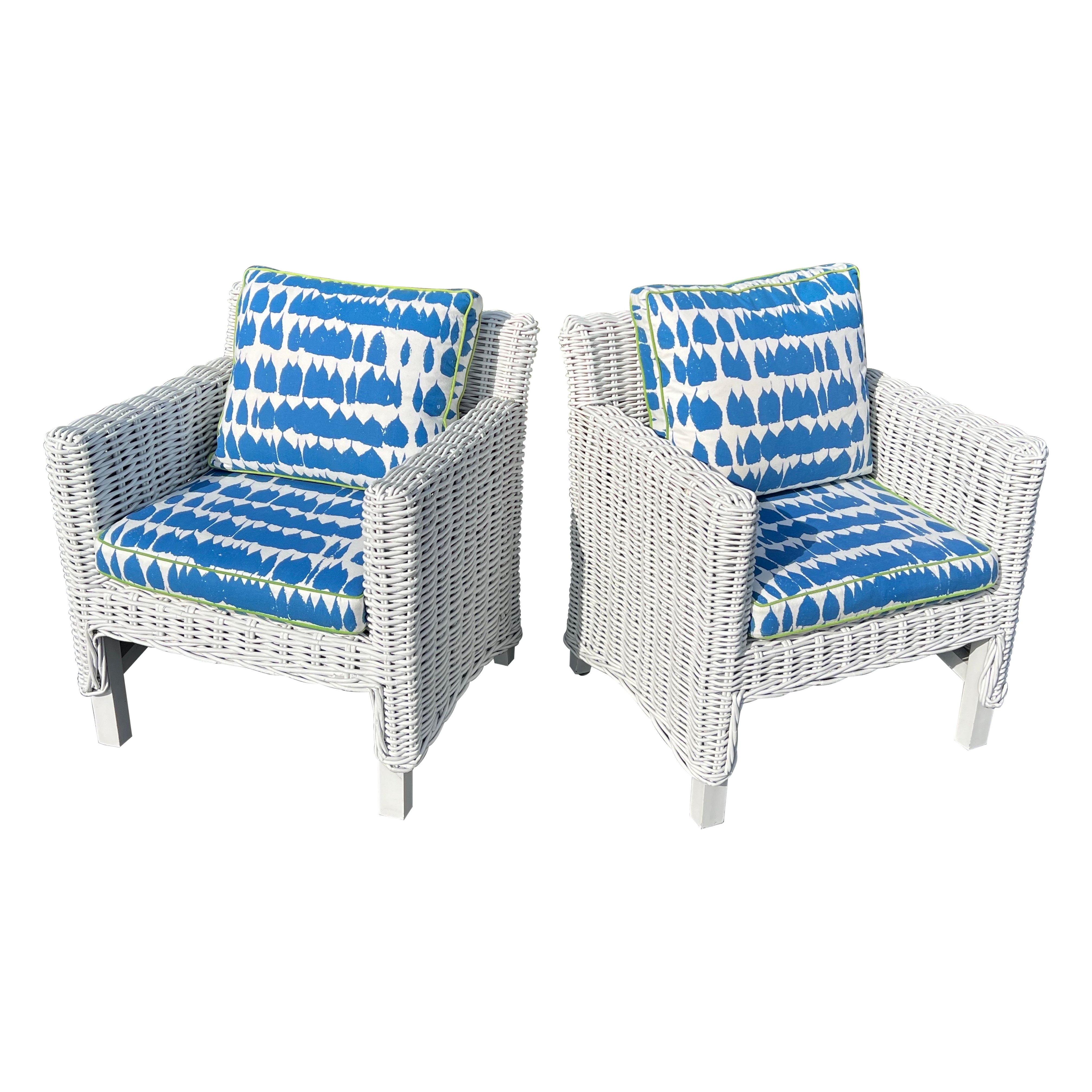 Coppia di sedie da club in vimini di colore bianco in vendita