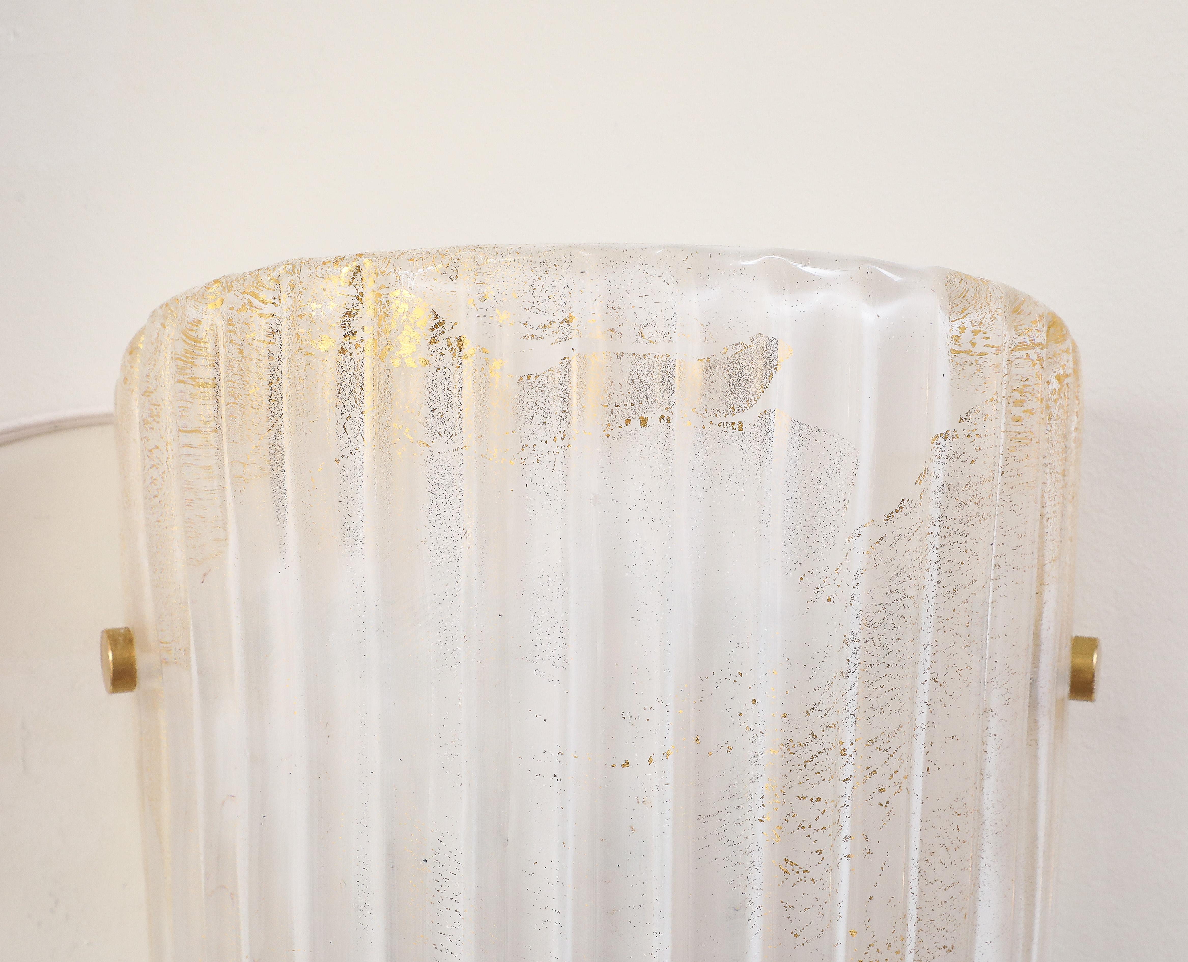 XXI secolo e contemporaneo Coppia di lampade in vetro di Murano bianco e oro 23k e ottone, Italia in vendita