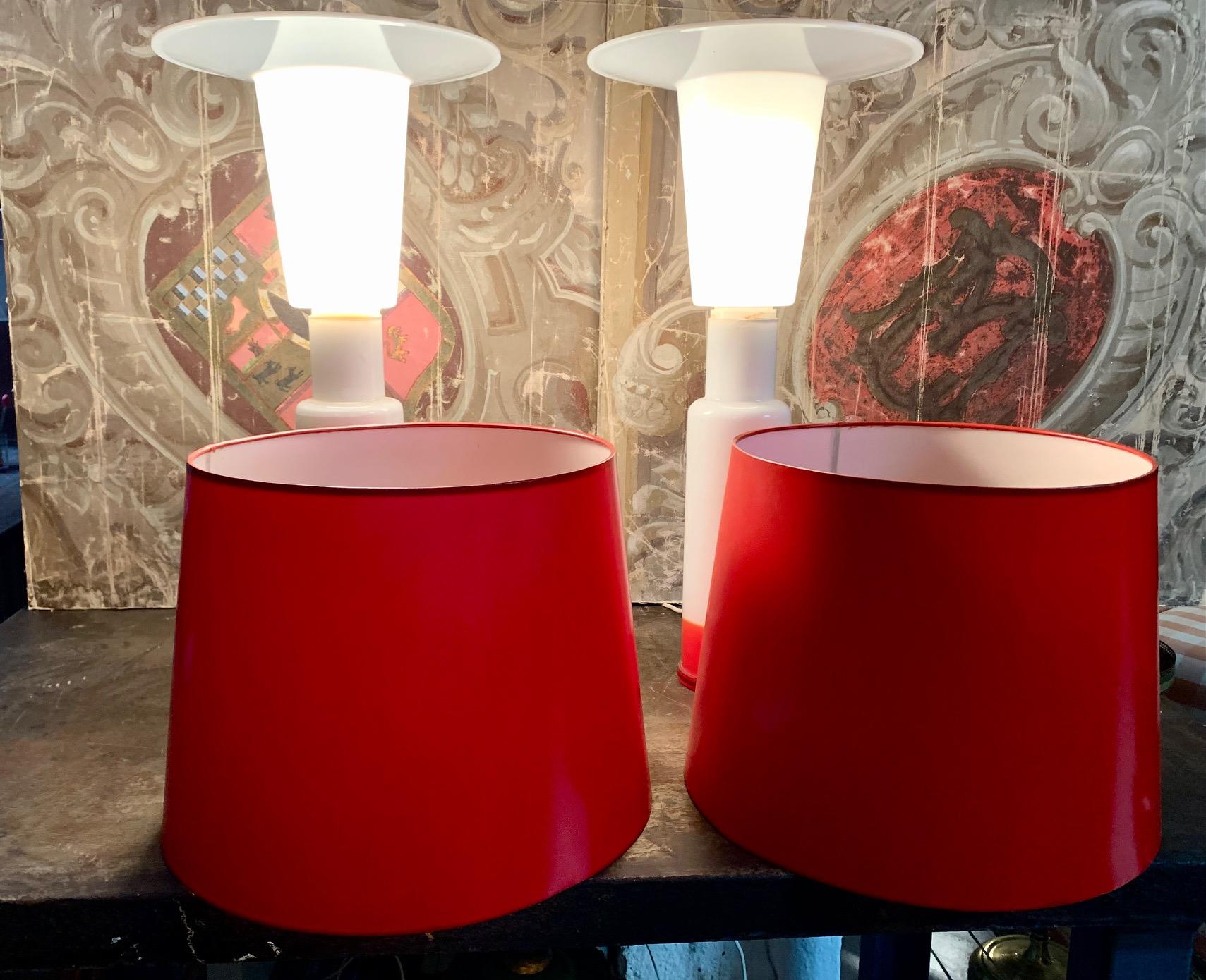 Pair of Whithe and Red Swedish Luxus Glass Table Lamps For Sale 5