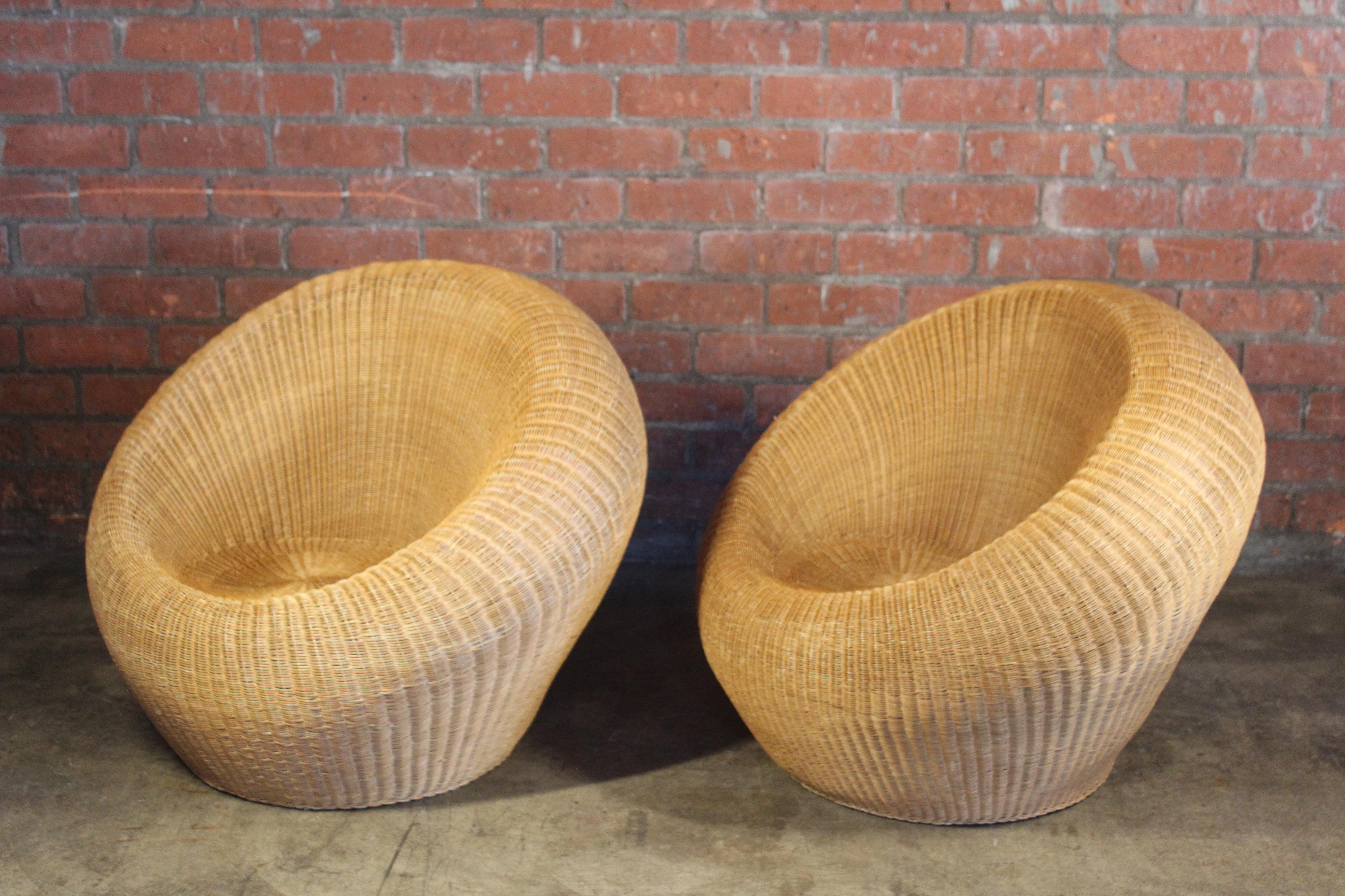 Pair of Wicker Chairs by Isamu Kenmochi, Japan, 1970s For Sale at