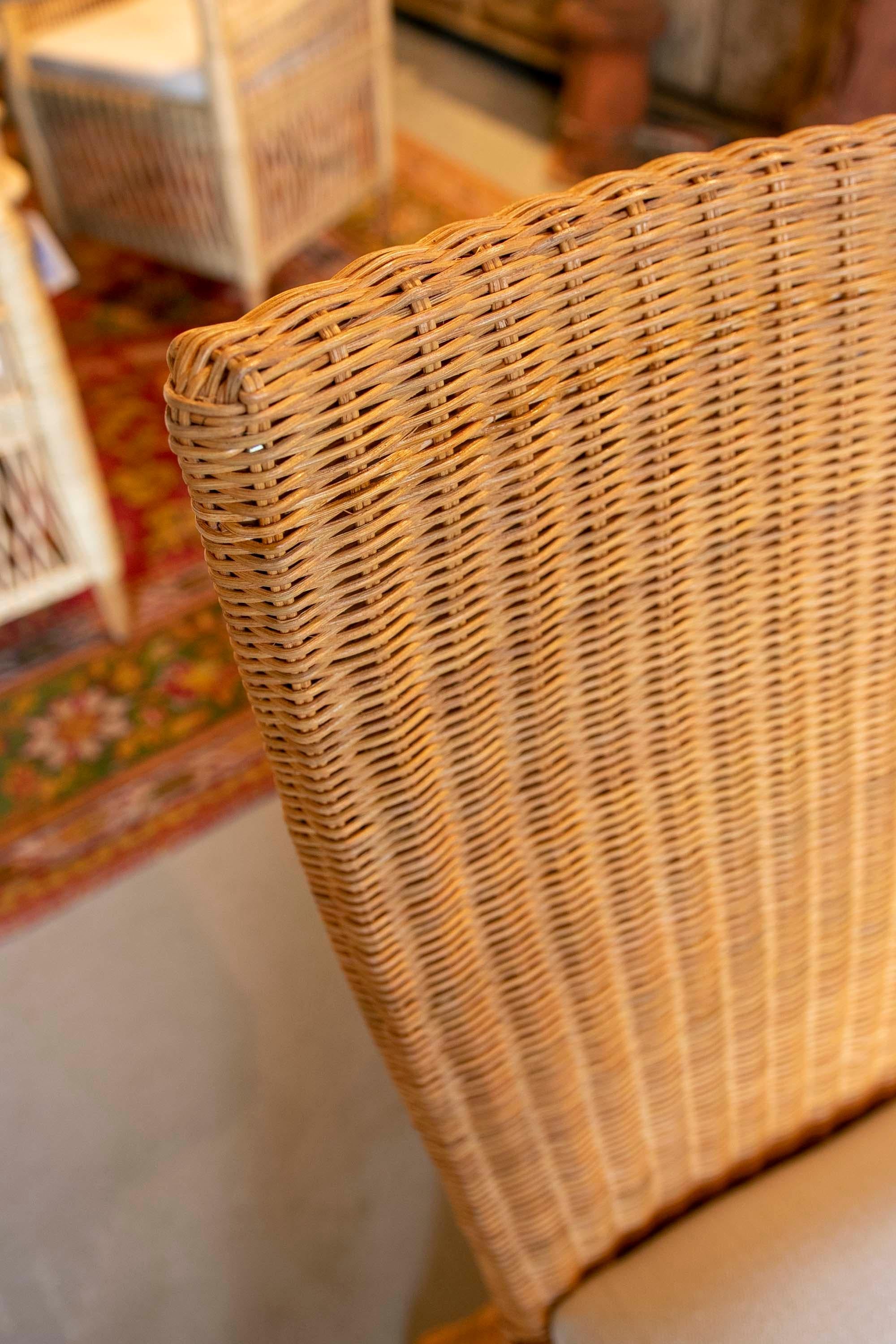 Pair of Wicker Chairs with Wavy Shapes and White Cushions 5