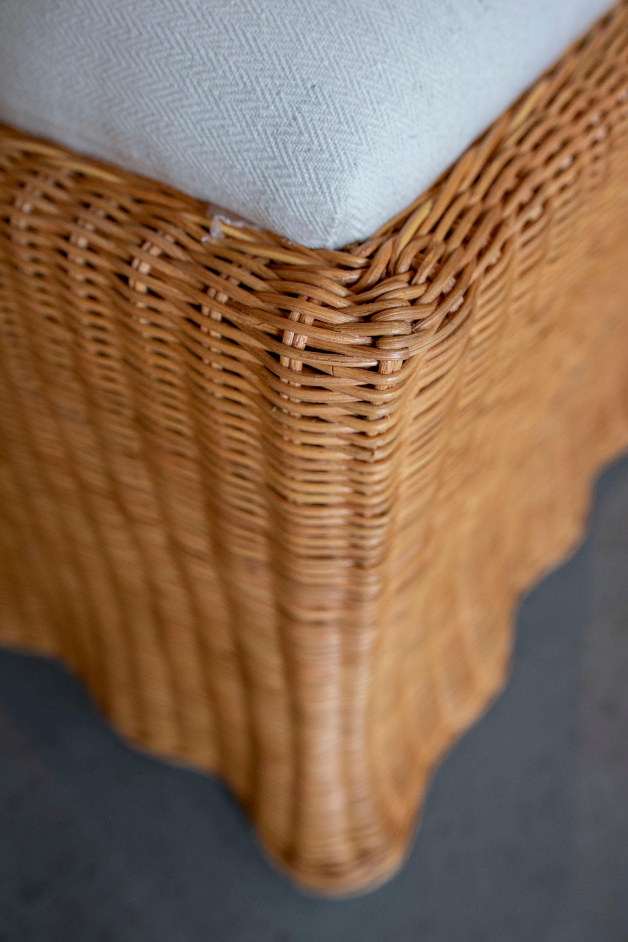 Pair of Wicker Chairs with Wavy Shapes and White Cushions 8