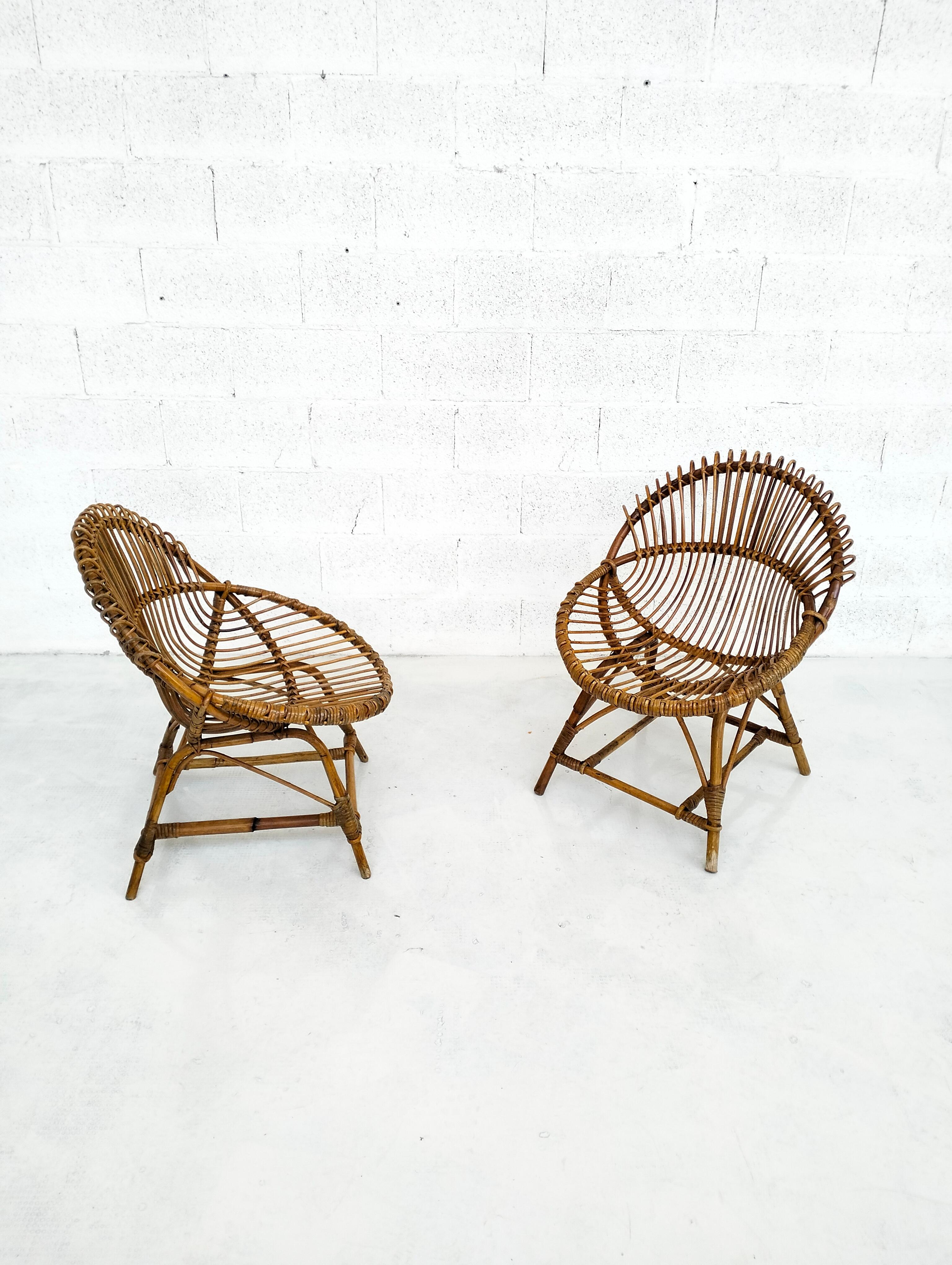 Italian Pair of wicker egg chairs by Bonacina 1960s For Sale
