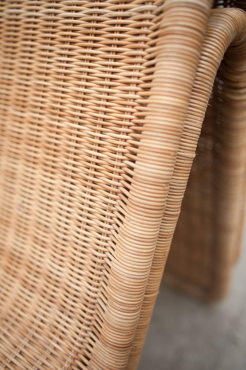 Hand-Woven Pair of Wicker Lounge Chairs by Tito Agnoli Model P3 for Bonacina, Italy, 1970s