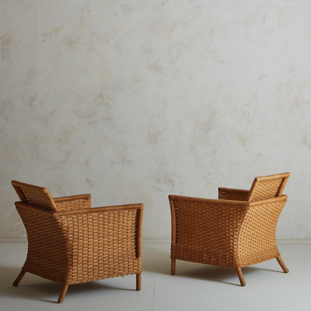 Pair of Wicker Lounge Chairs with Cushion, France, 1970s In Good Condition In Chicago, IL