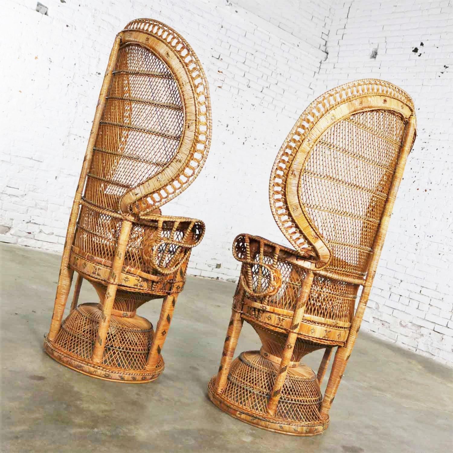 Pair of Wicker Rattan Peacock Fan Back Chairs Vintage Bohemian Hollywood Regency In Good Condition In Topeka, KS