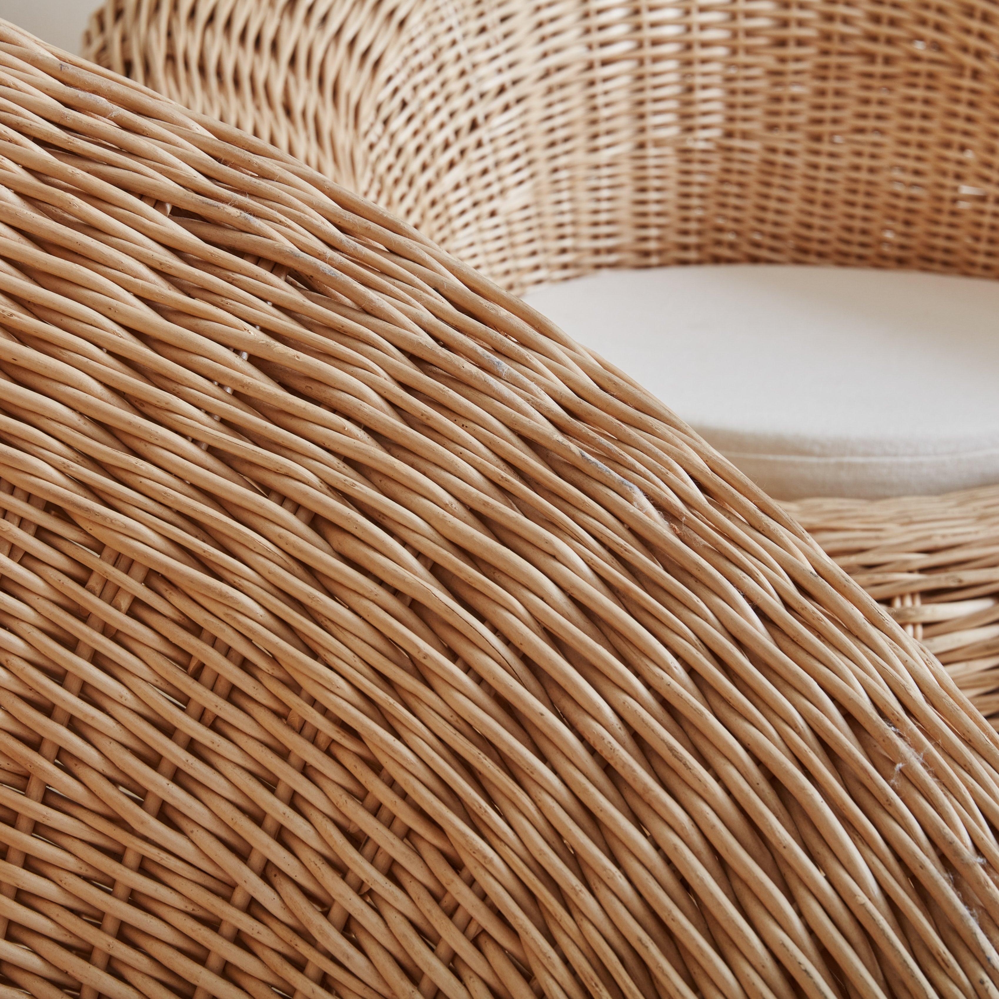 Pair of Wicker Rounded Lounge Chairs in the Style of Isamu Kenmochi, Japan 1970s In Excellent Condition In Chicago, IL