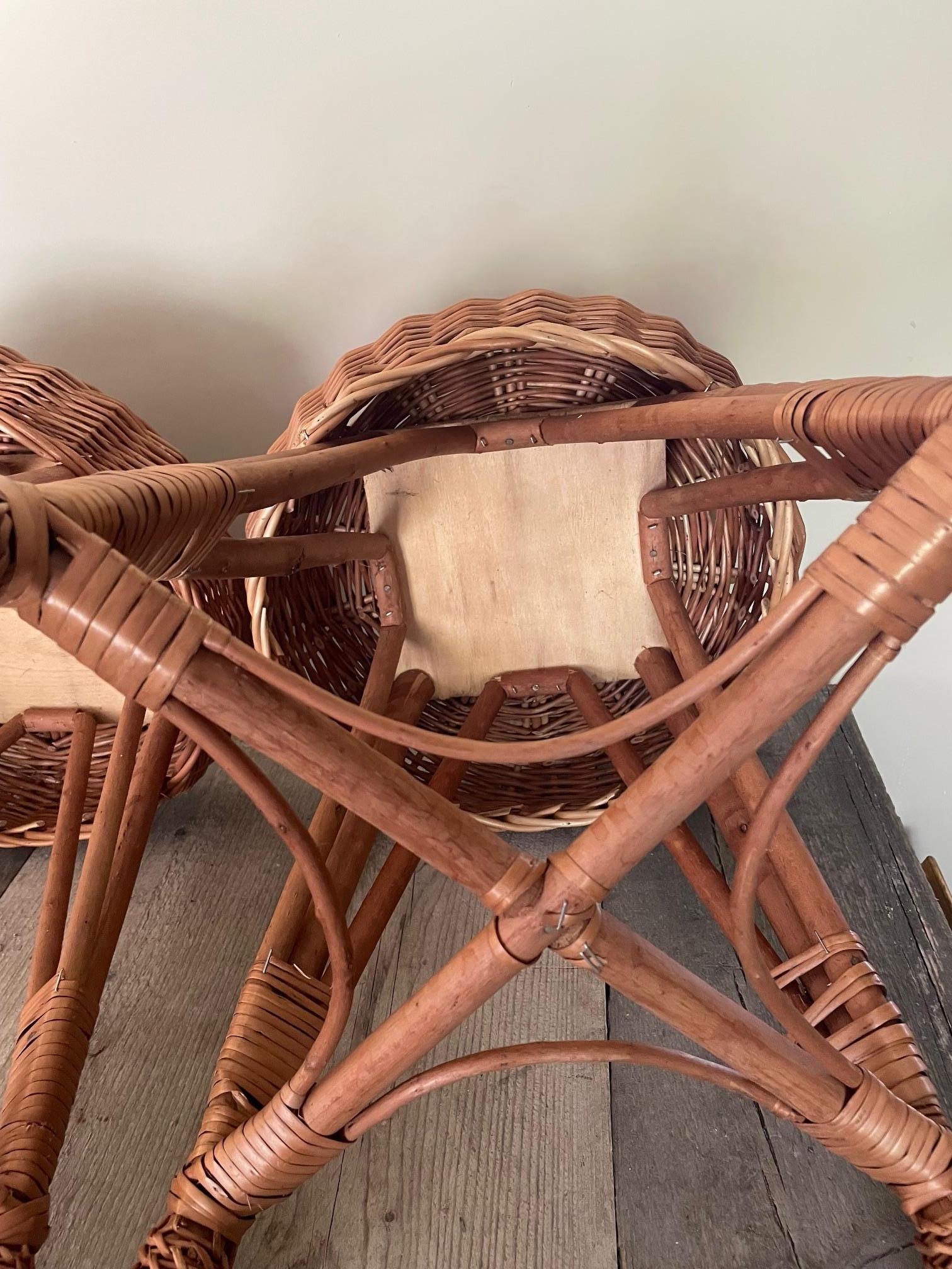 Wicker Pair of wicker stools For Sale
