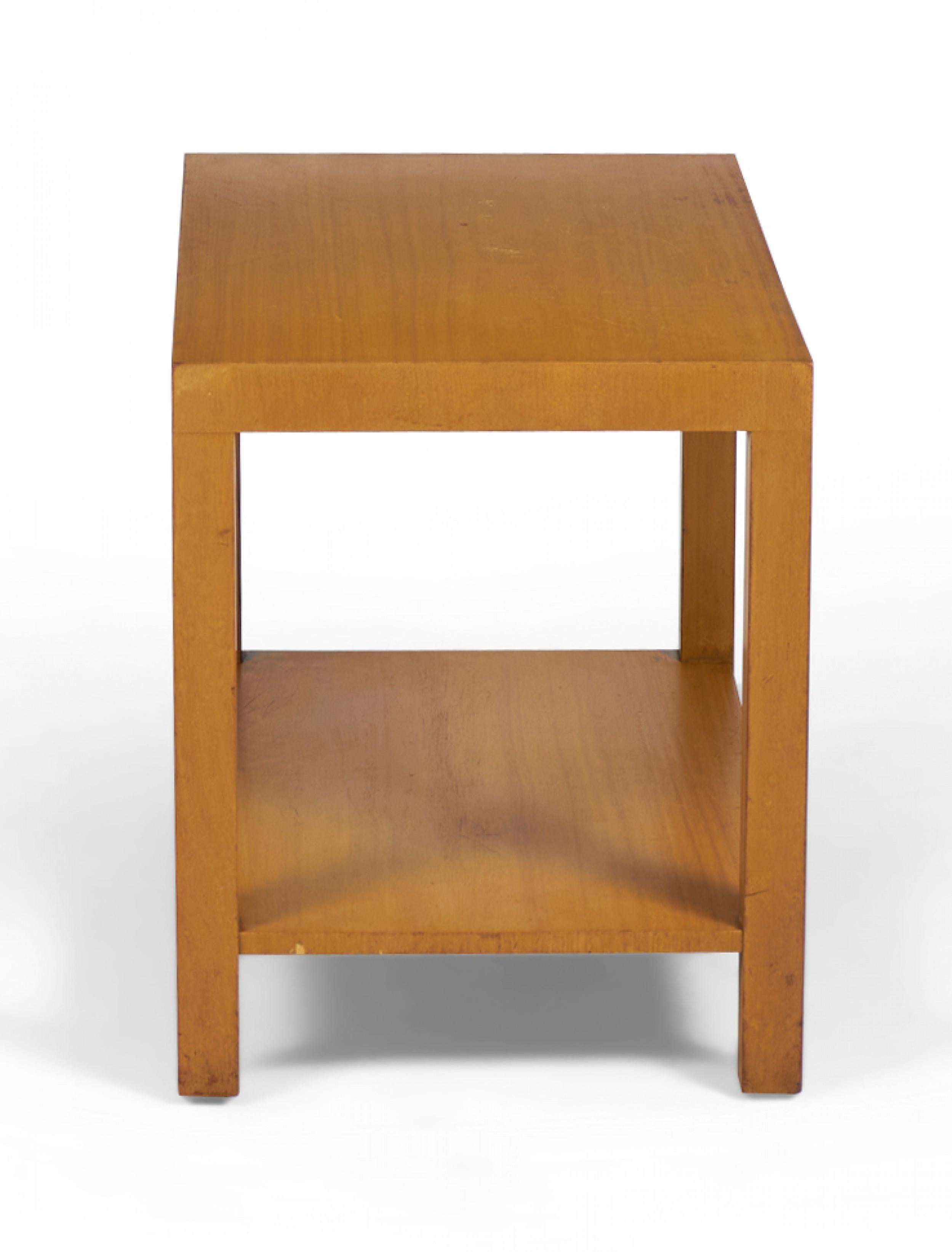 Mid-Century Modern Pair of Widdicomb Modern American Mid-Century Parsons Style Wooden End Tables For Sale