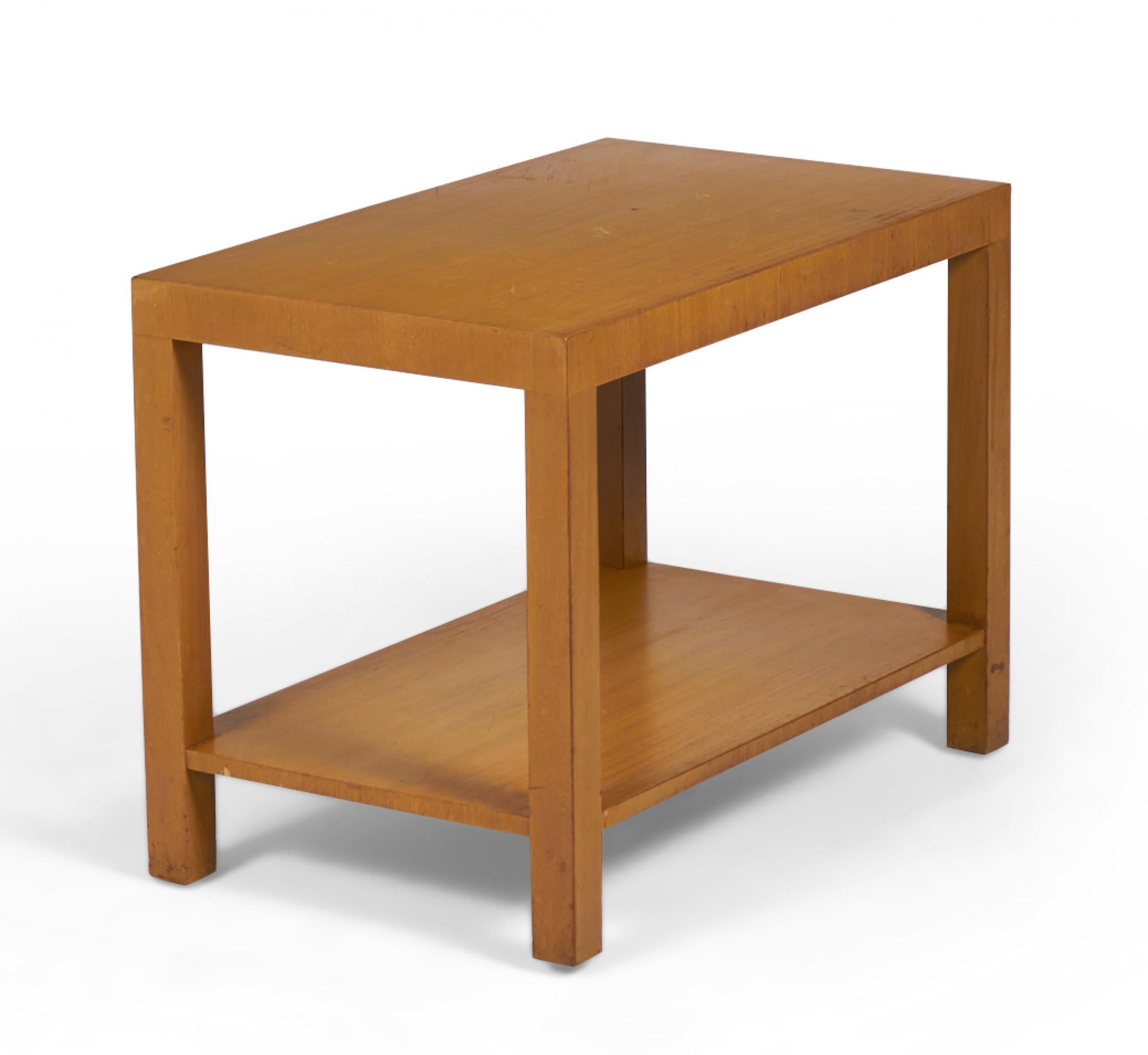 Pair of Widdicomb Modern American Mid-Century Parsons Style Wooden End Tables In Good Condition For Sale In New York, NY