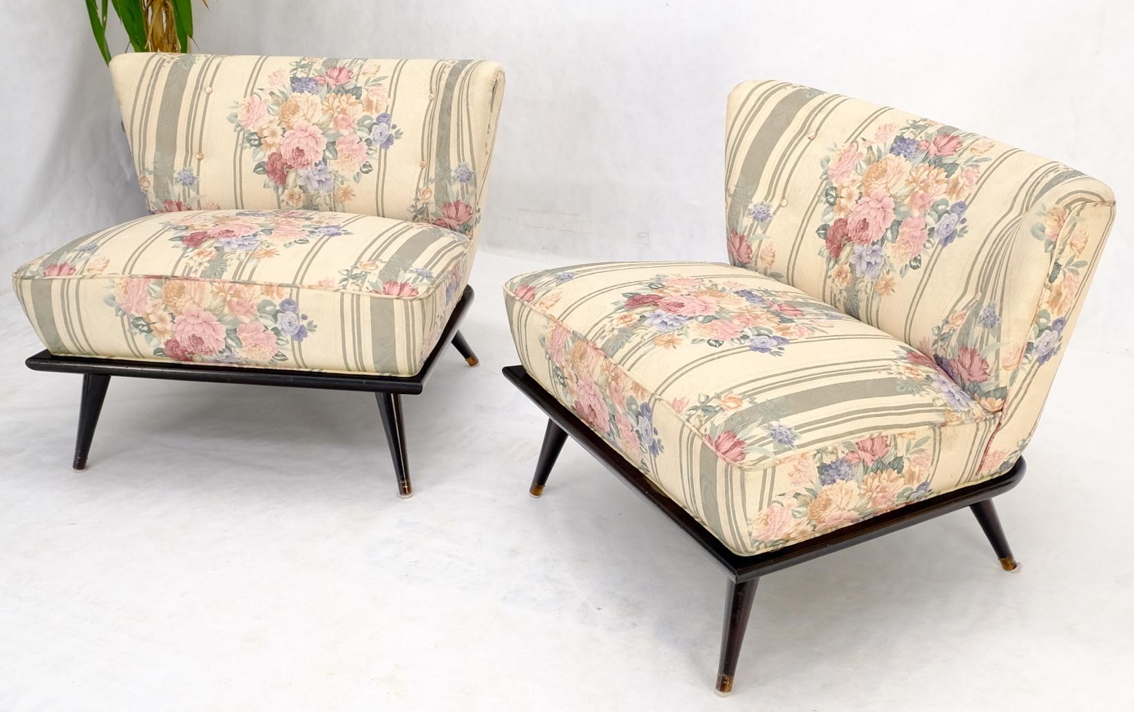 Mid-Century Modern Pair of Wide Fan Back Shape Cone Leg Lounge Chairs For Sale