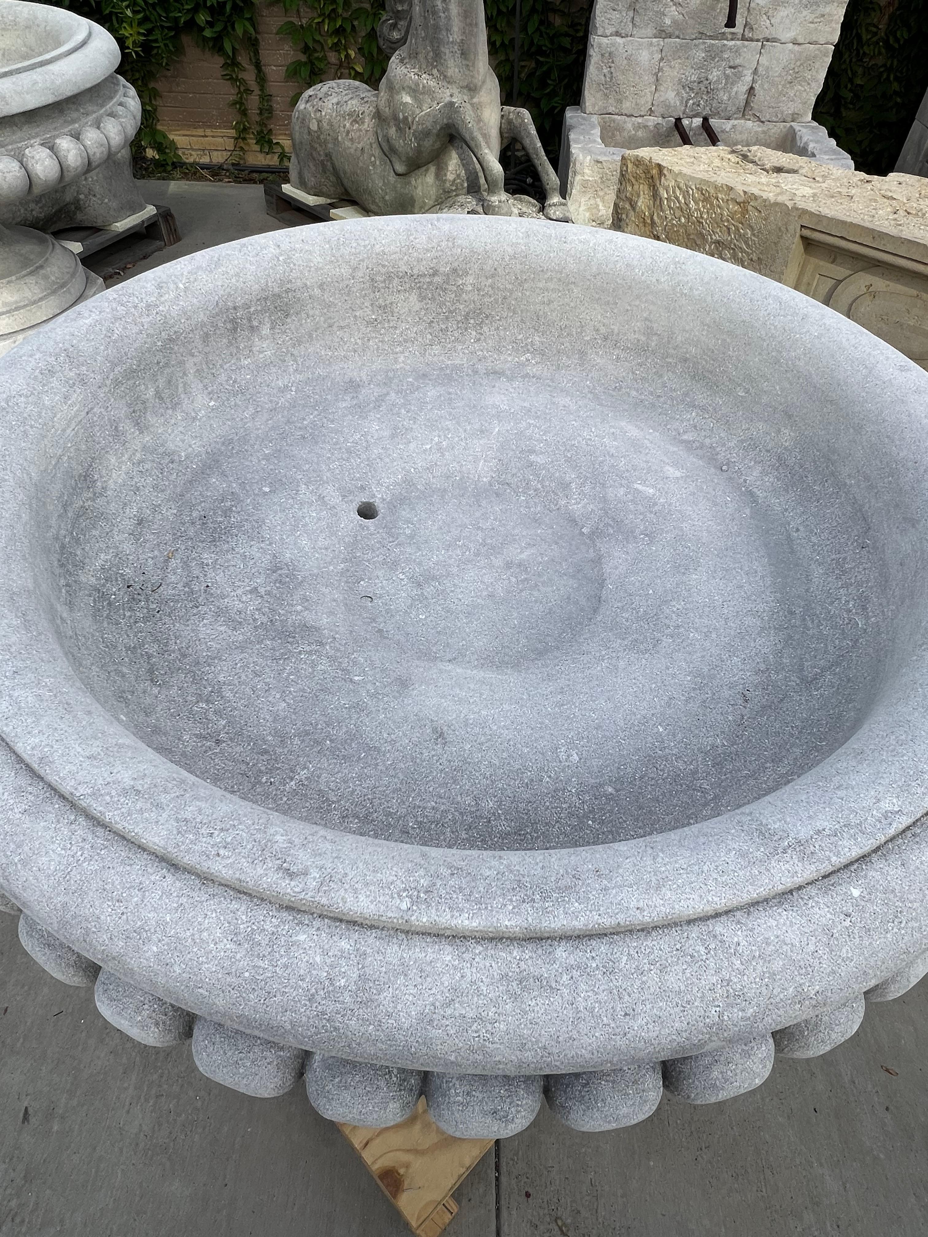 Pair of Wide Italian Tazza-Form Limestone Vases on Pedestals For Sale 4