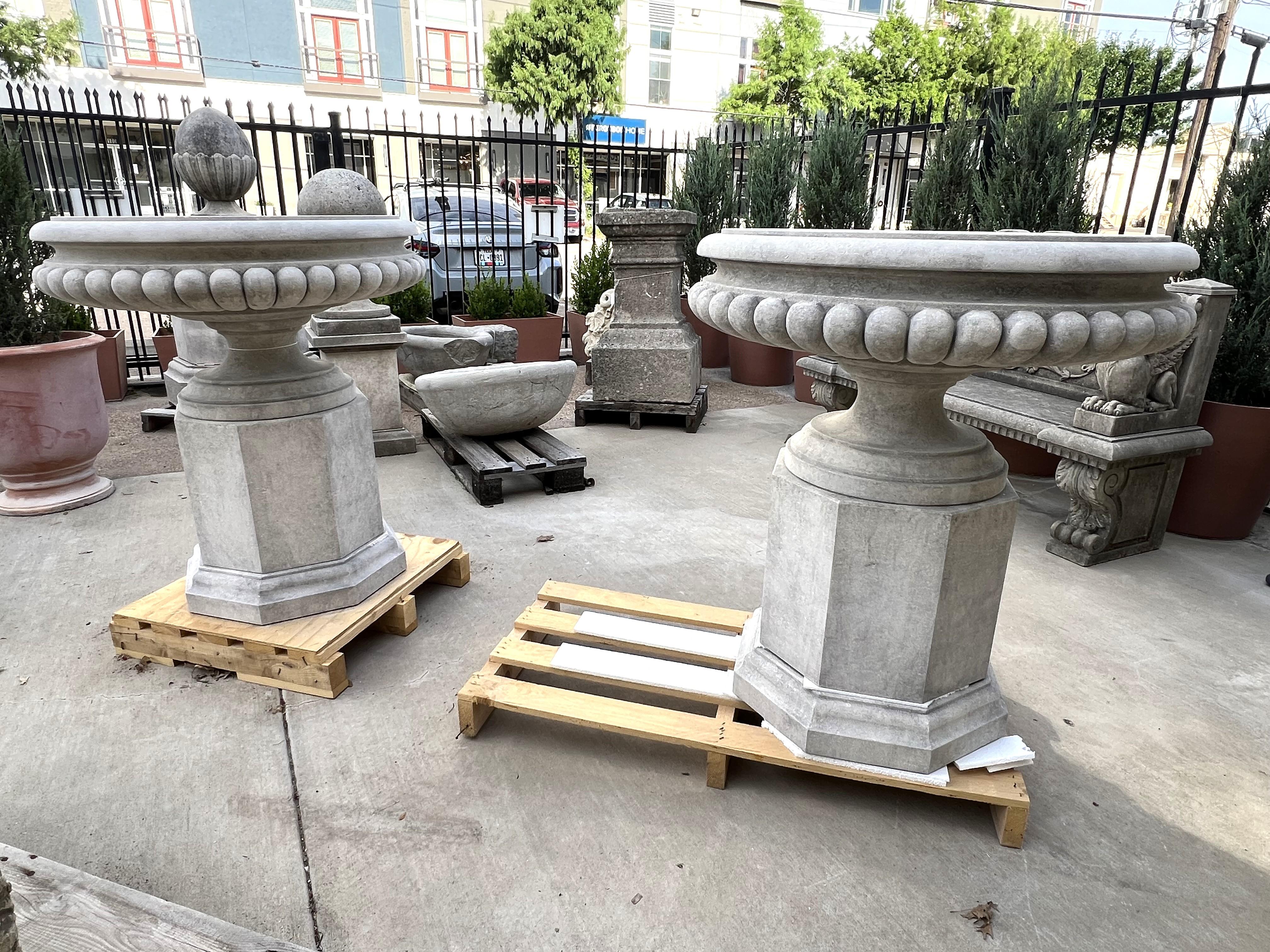 Pair of Wide Italian Tazza-Form Limestone Vases on Pedestals For Sale 6