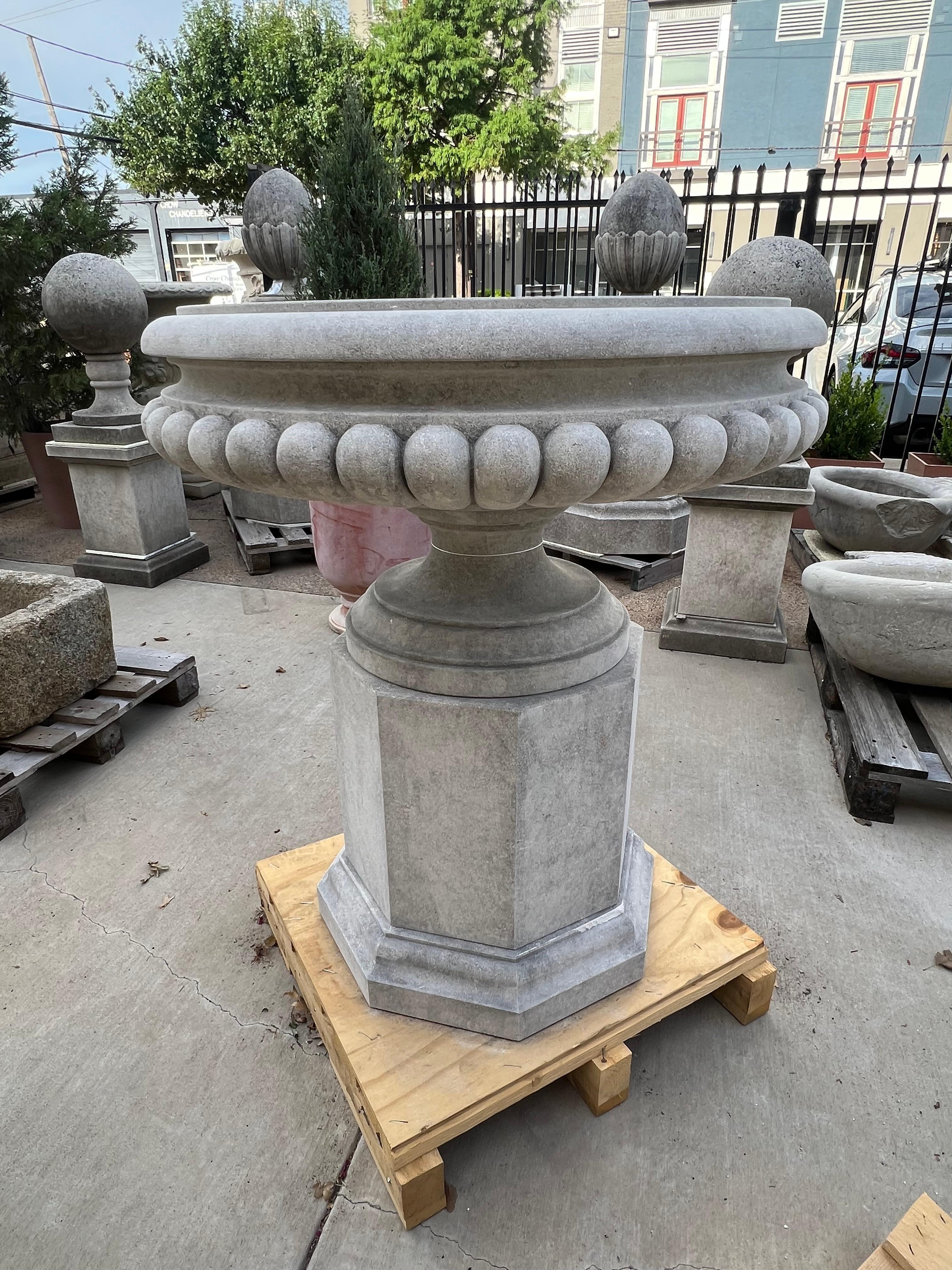 Pair of Wide Italian Tazza-Form Limestone Vases on Pedestals For Sale 8
