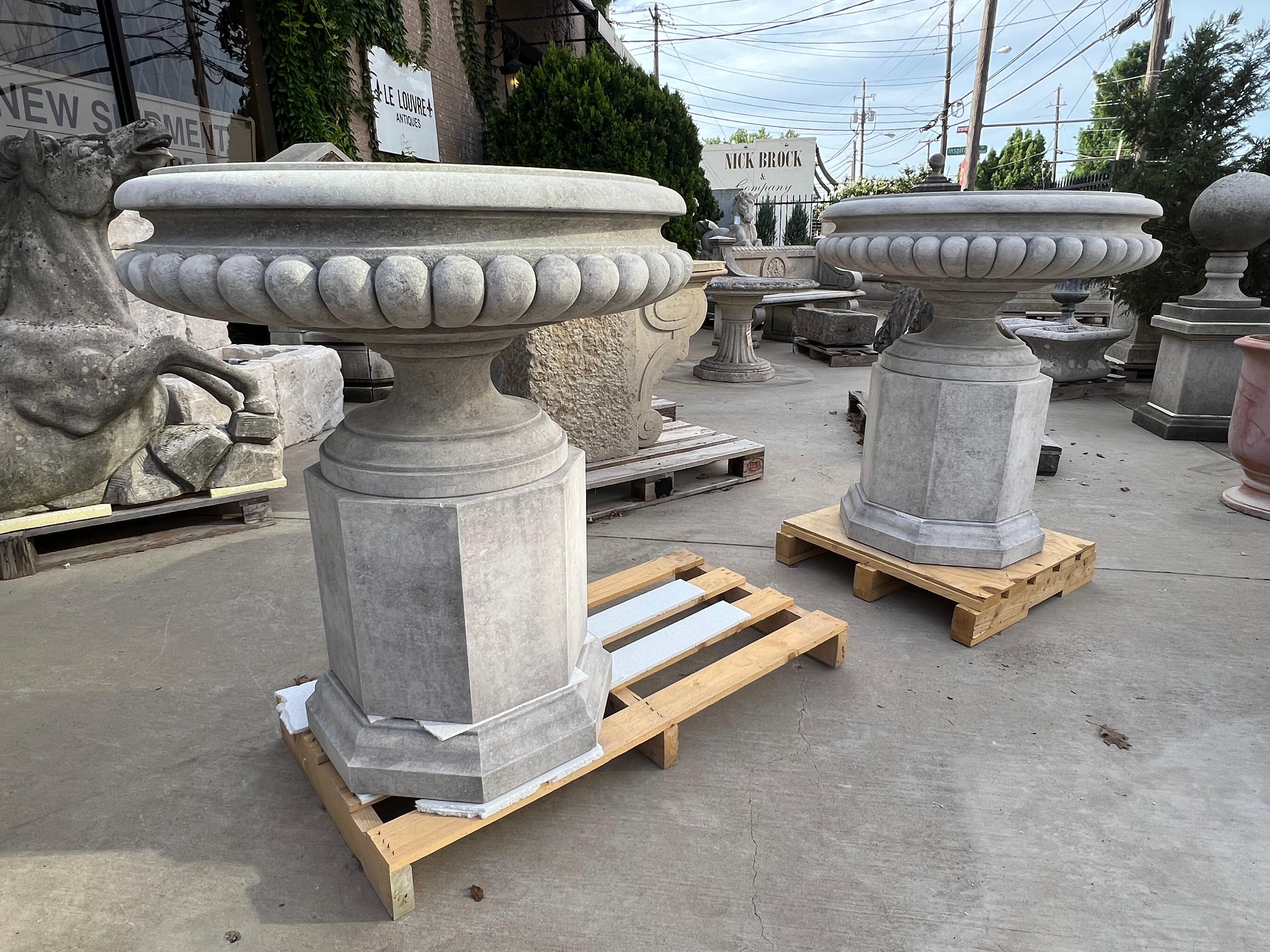 Pair of Wide Italian Tazza-Form Limestone Vases on Pedestals For Sale 9