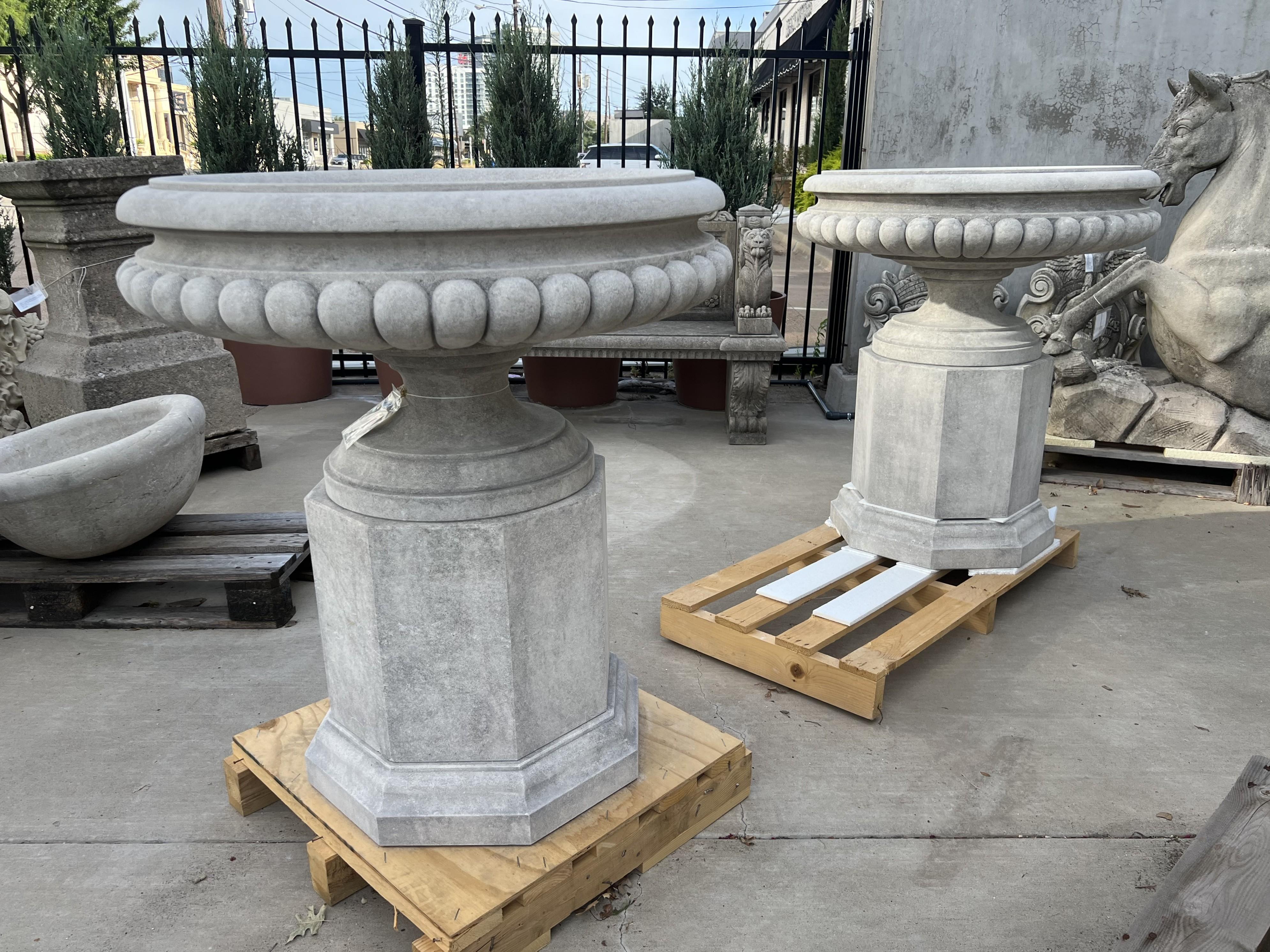 Pair of Wide Italian Tazza-Form Limestone Vases on Pedestals For Sale 11