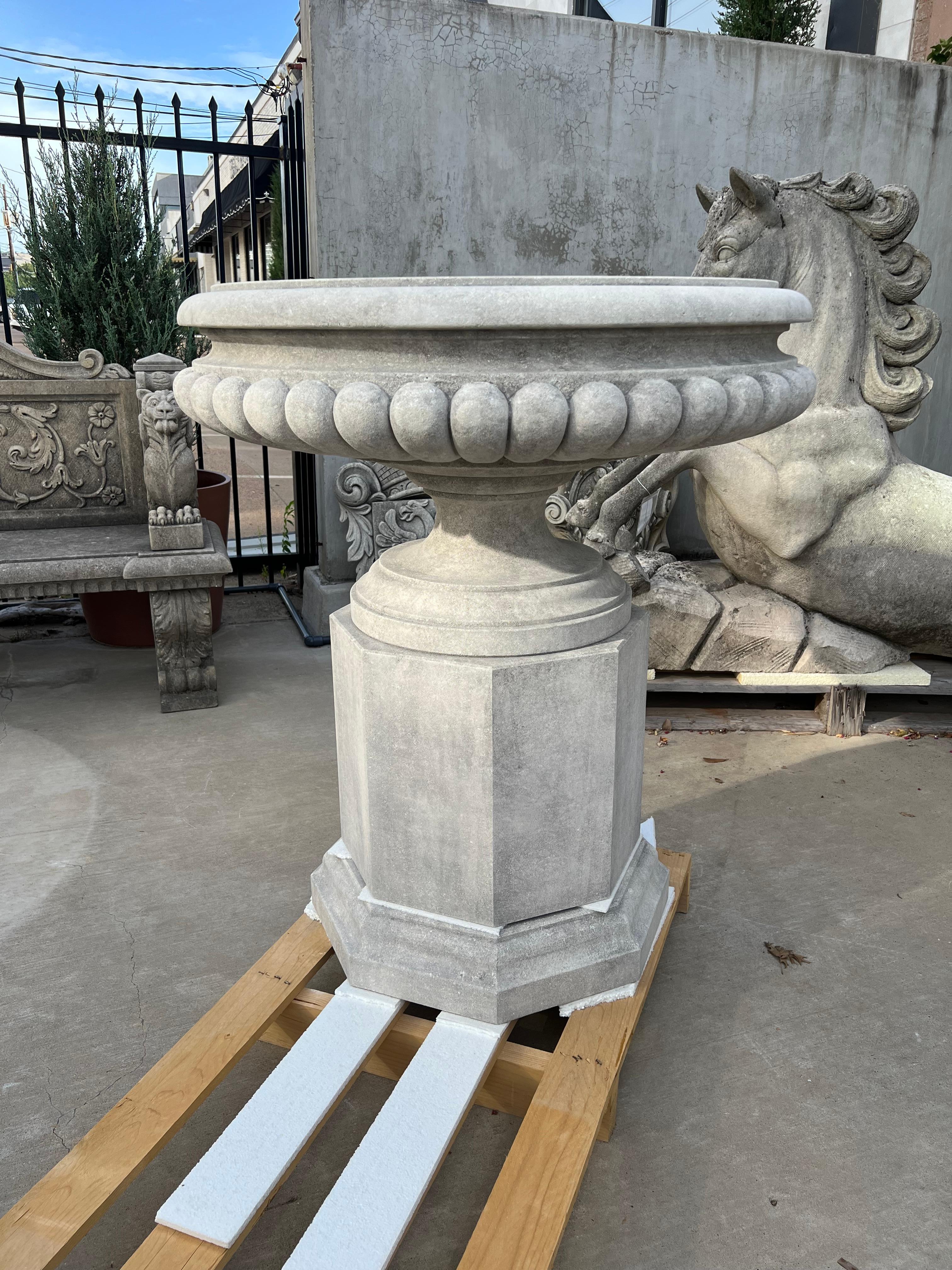 Hand-Carved Pair of Wide Italian Tazza-Form Limestone Vases on Pedestals For Sale