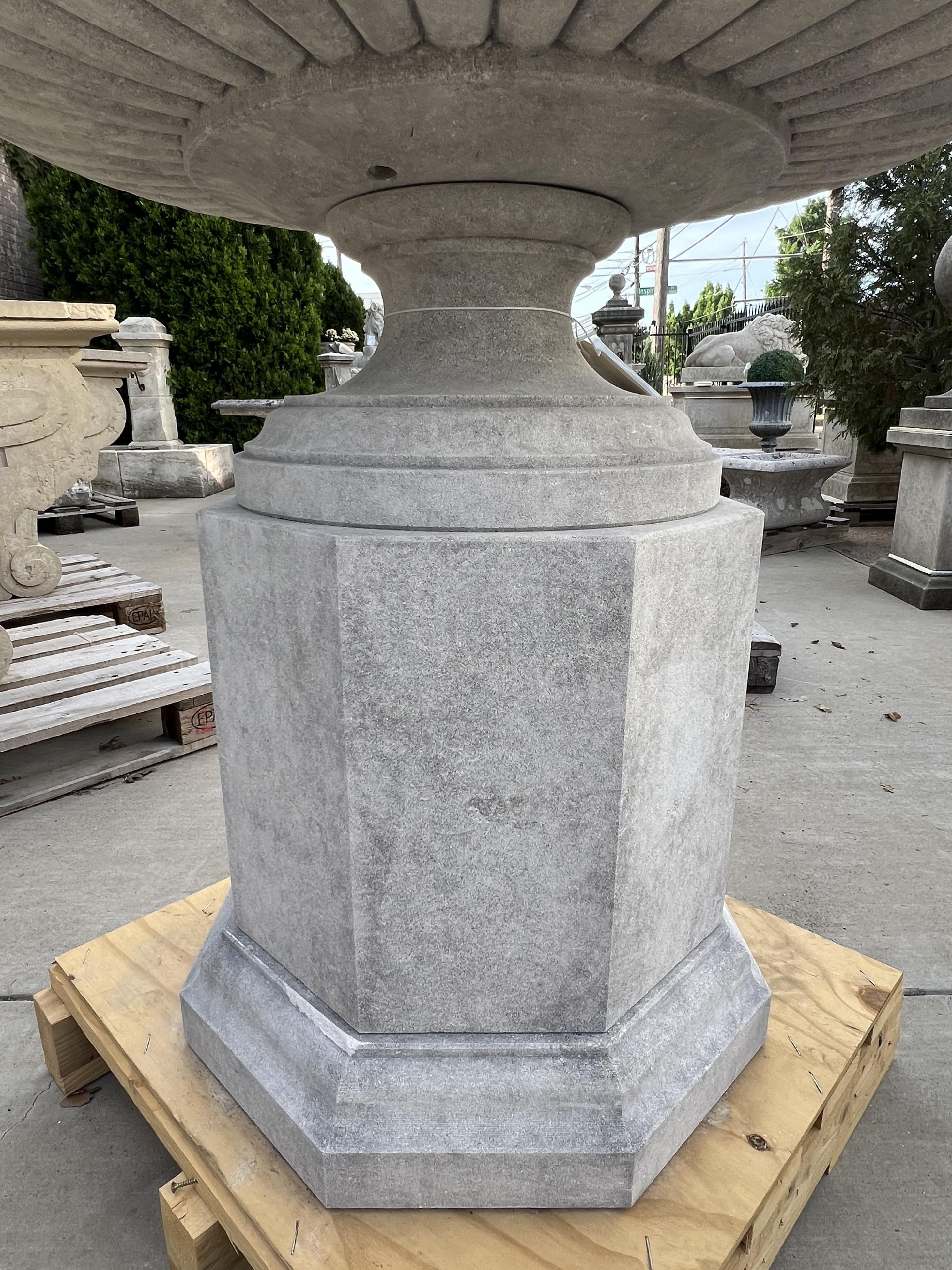 Pair of Wide Italian Tazza-Form Limestone Vases on Pedestals For Sale 2