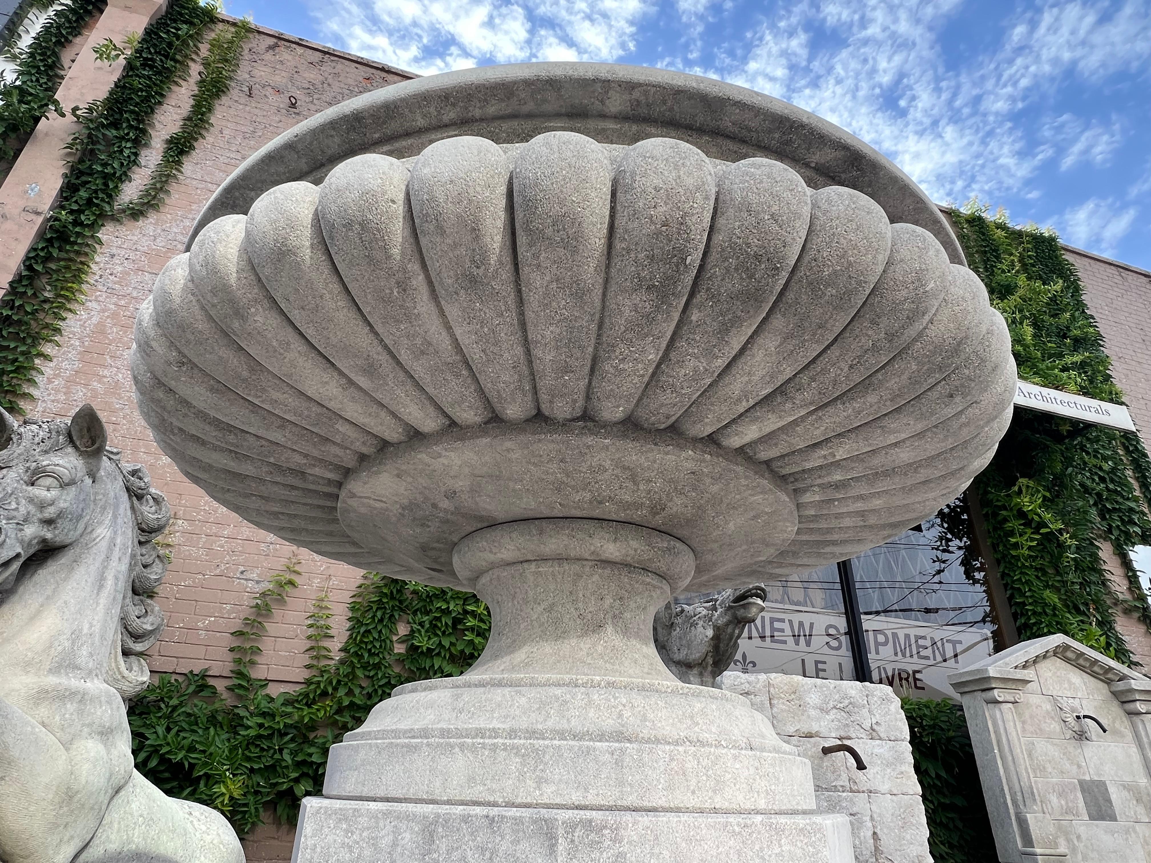 Pair of Wide Italian Tazza-Form Limestone Vases on Pedestals For Sale 3