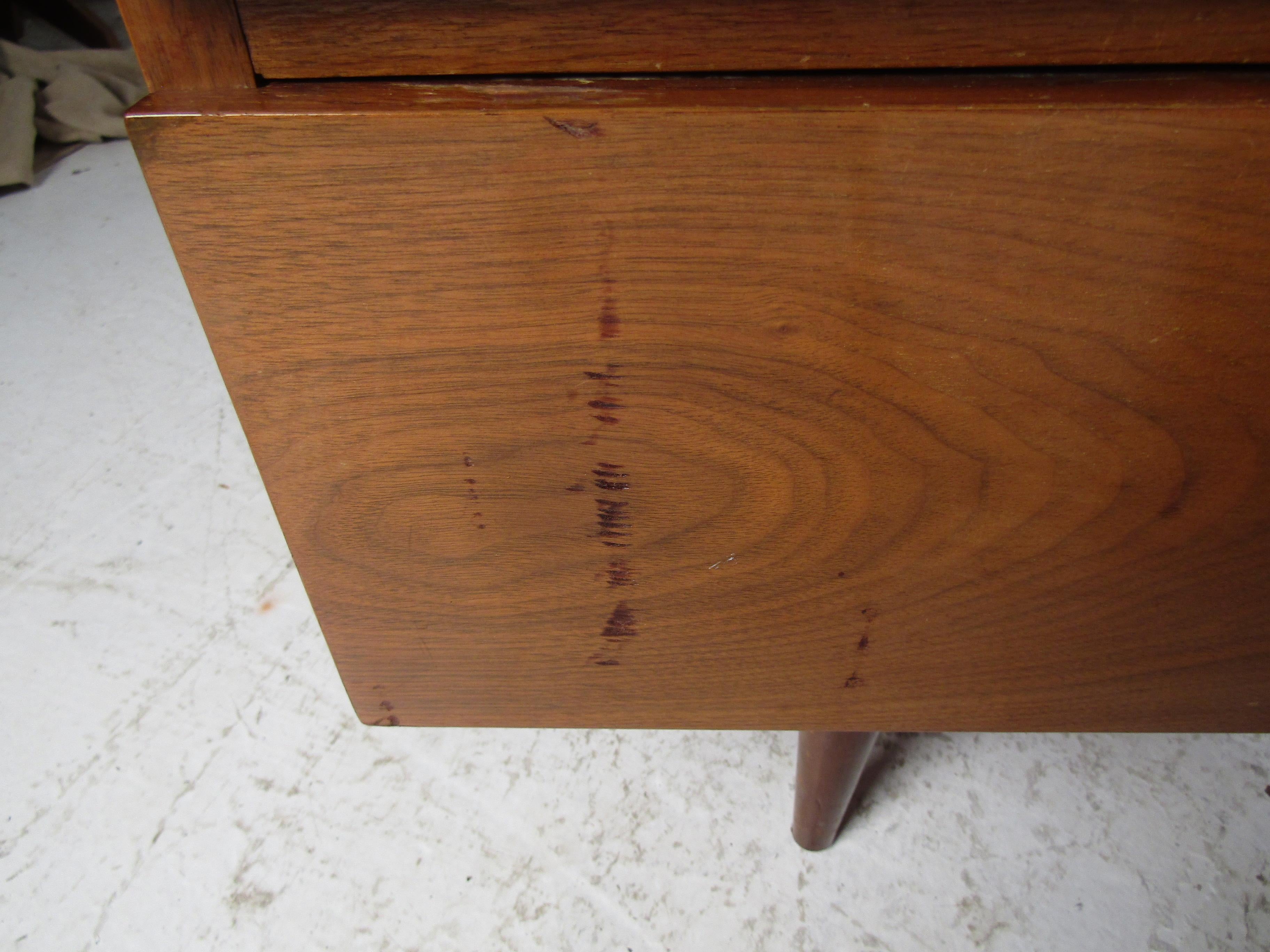 Pair of Wide Mid-Century Modern Walnut Nightstands 3