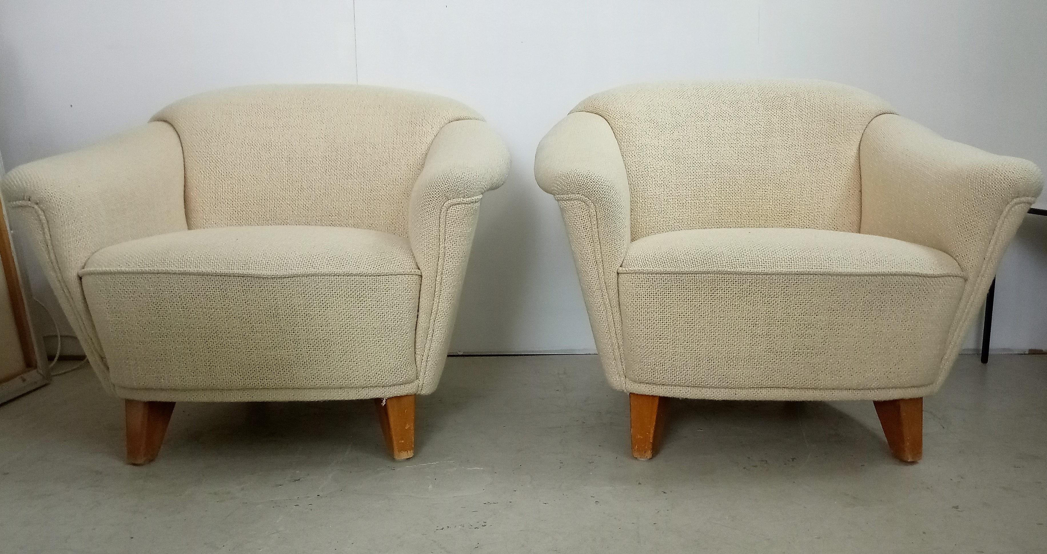 Mid-Century Modern Pair of Wilhelm Knoll Lounge Chairs For Sale
