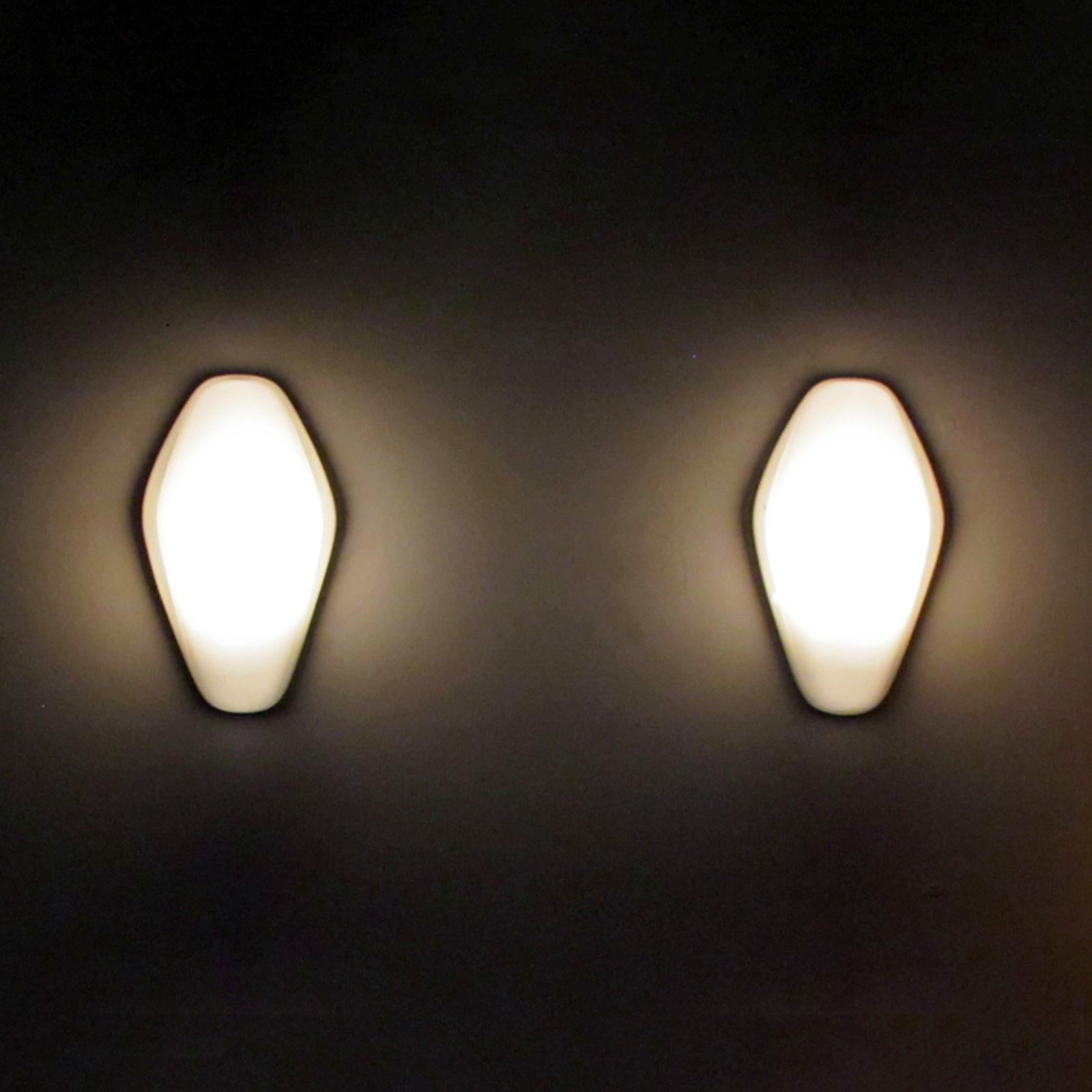 Pair of Wilhelm Wagenfeld Wall Lights No. 356, 1950 en venta 2